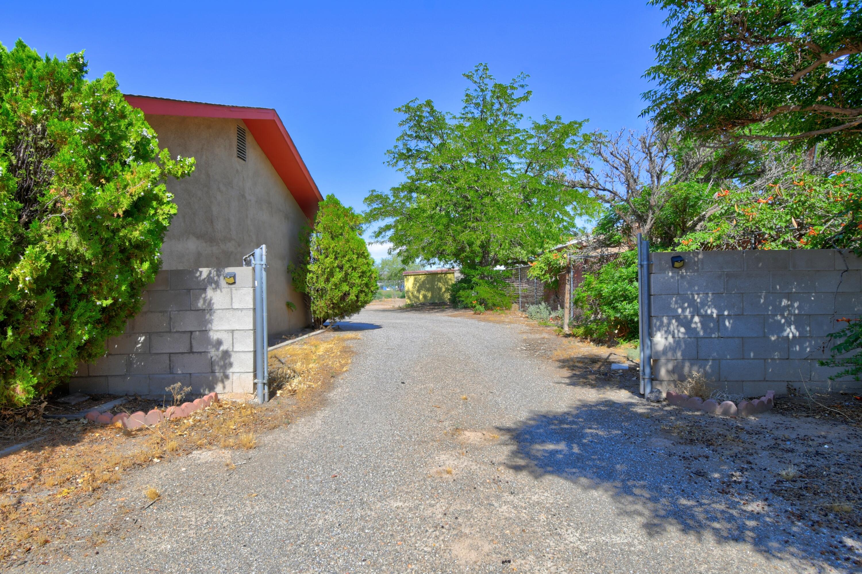 Photo 15 — 1513 Aragon Road SW