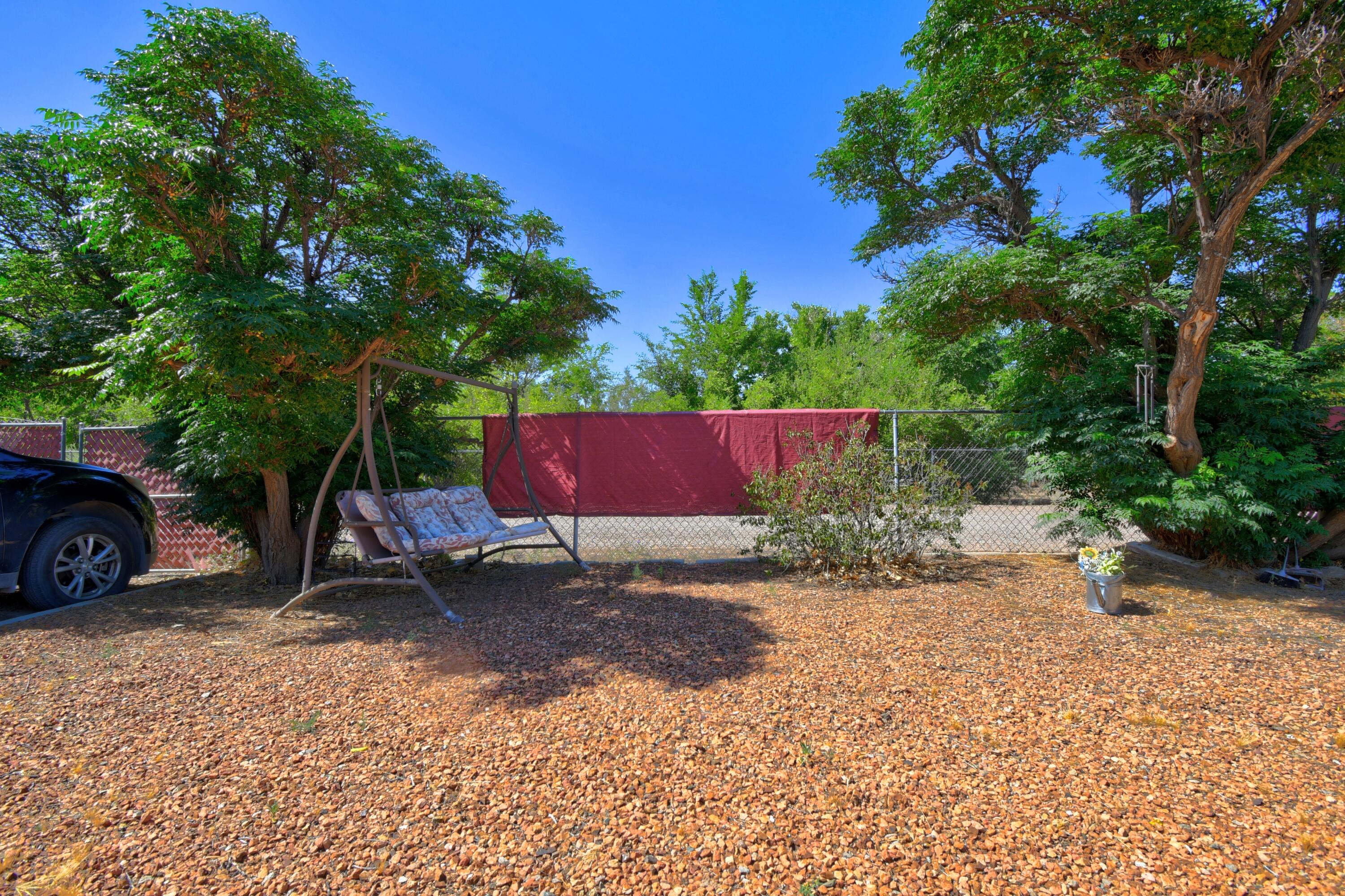 Photo 17 — 1513 Aragon Road SW