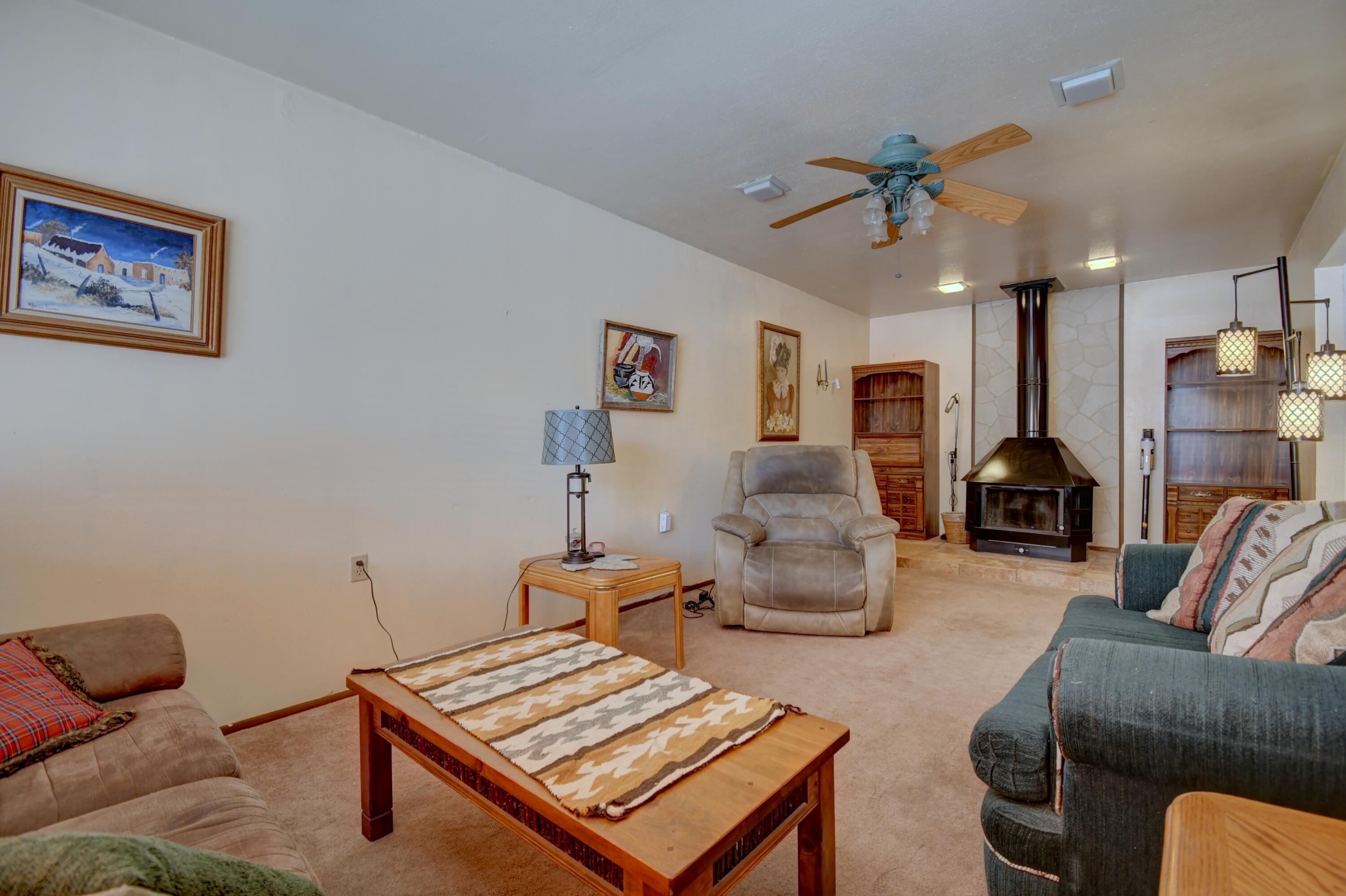 Photo 5 — 1513 Aragon Road SW