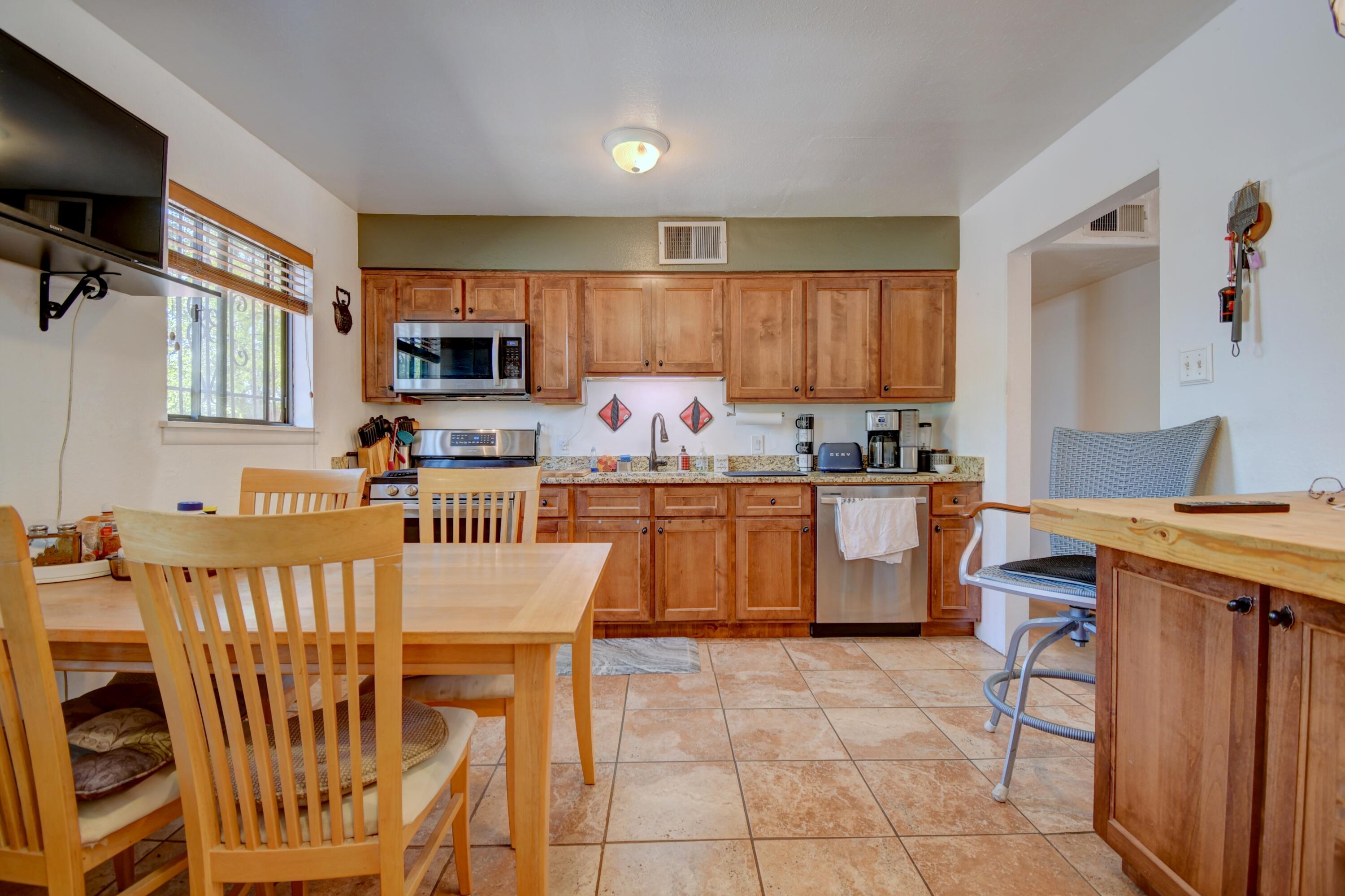 Photo 7 — 1513 Aragon Road SW