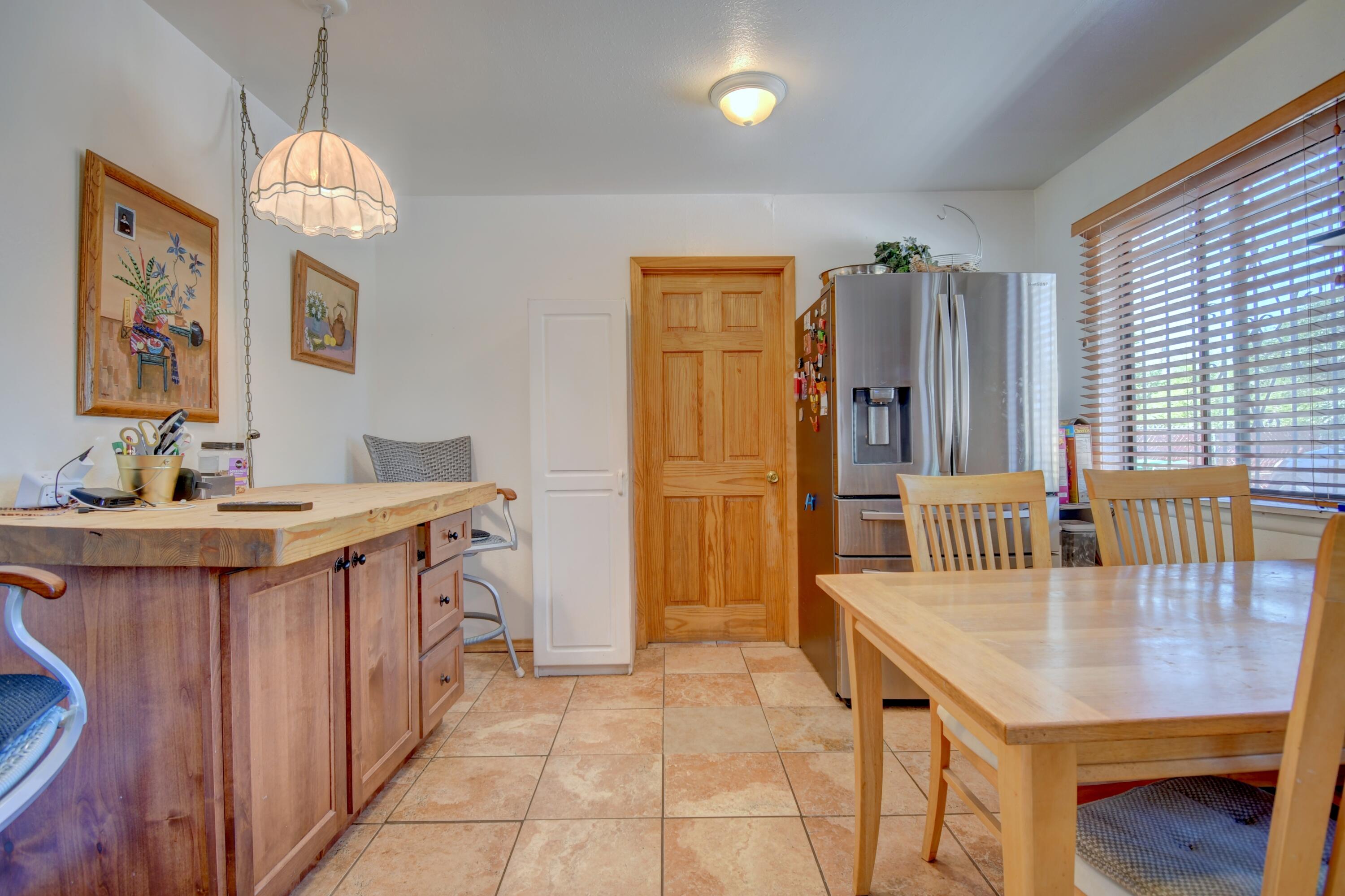 Photo 8 — 1513 Aragon Road SW