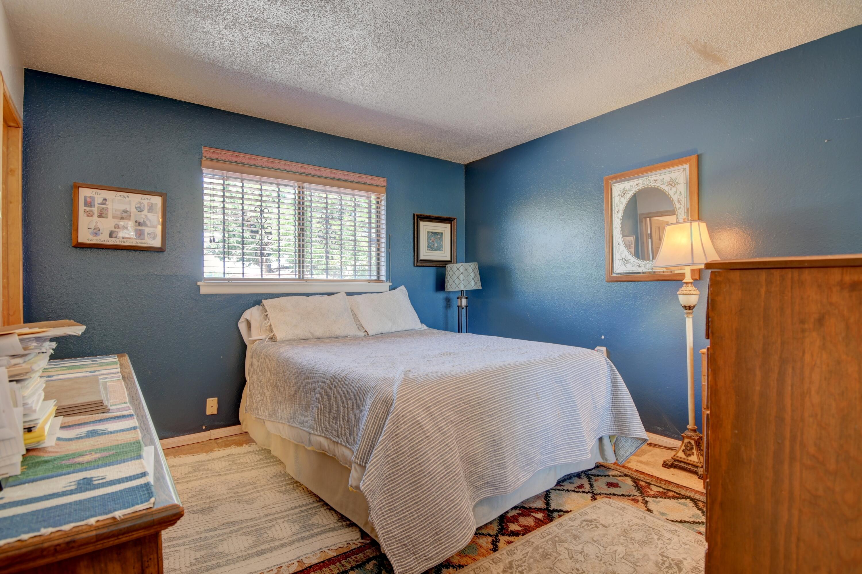 Photo 9 — 1513 Aragon Road SW