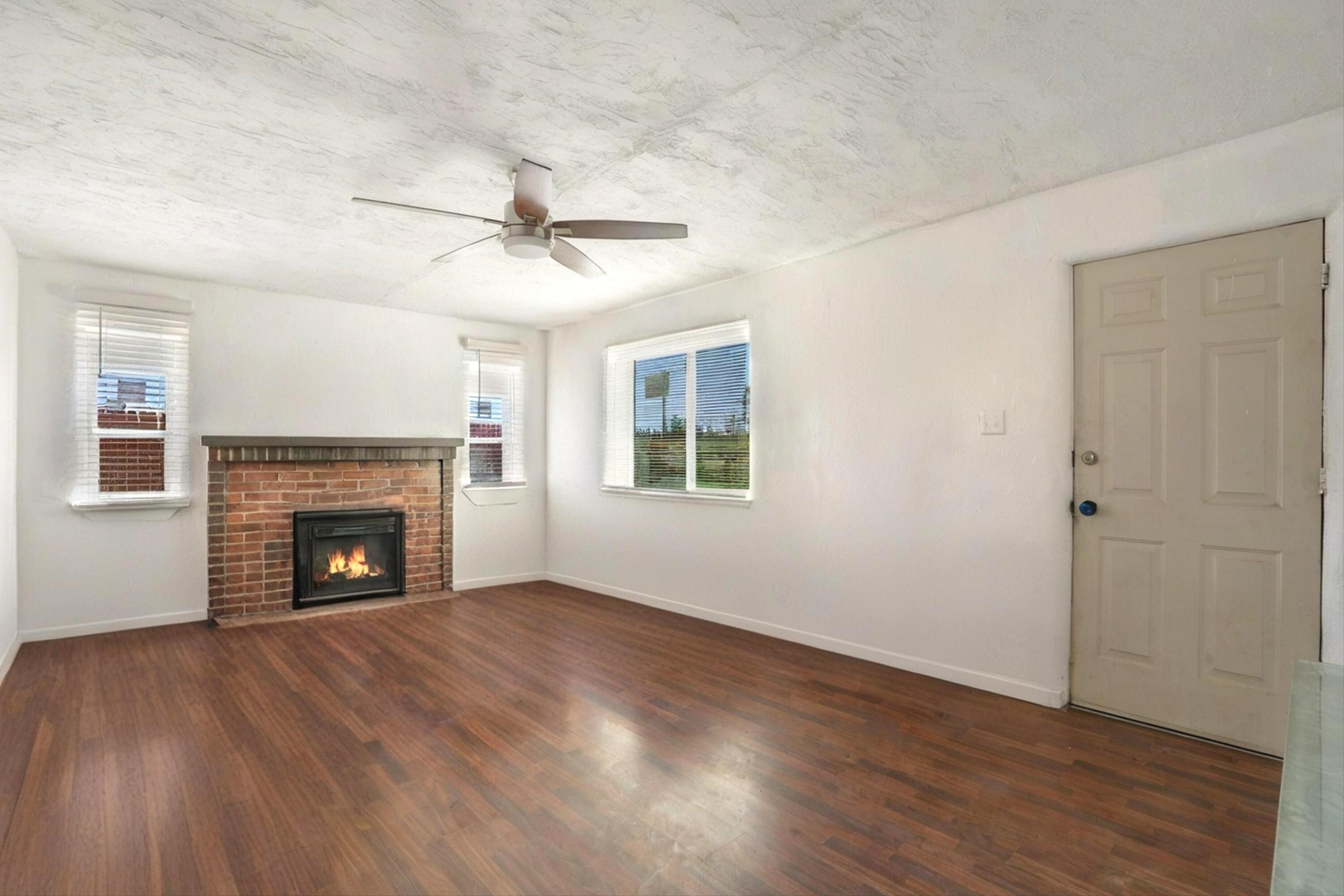 Photo 14 — 9621 Central Avenue NW C