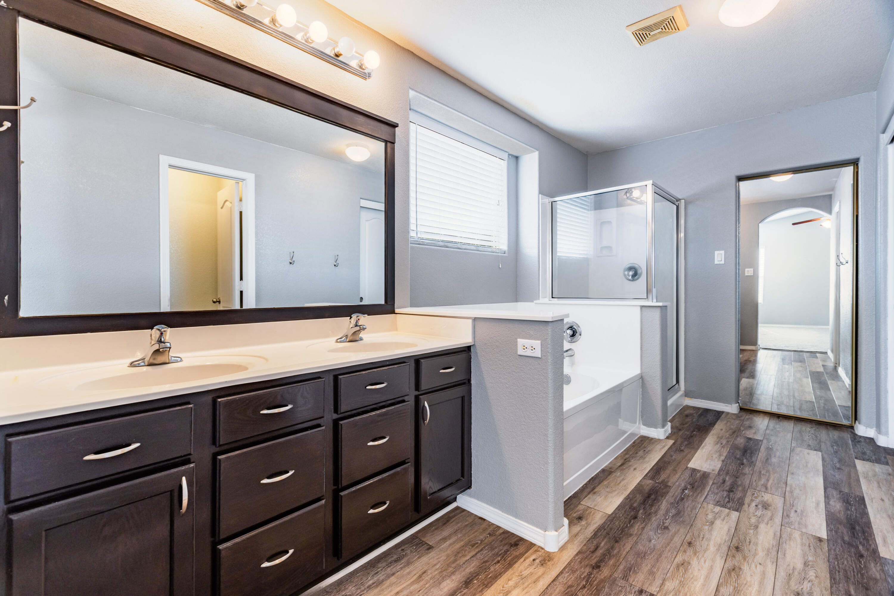 Photo 3 — 1014 Toscana Drive SE