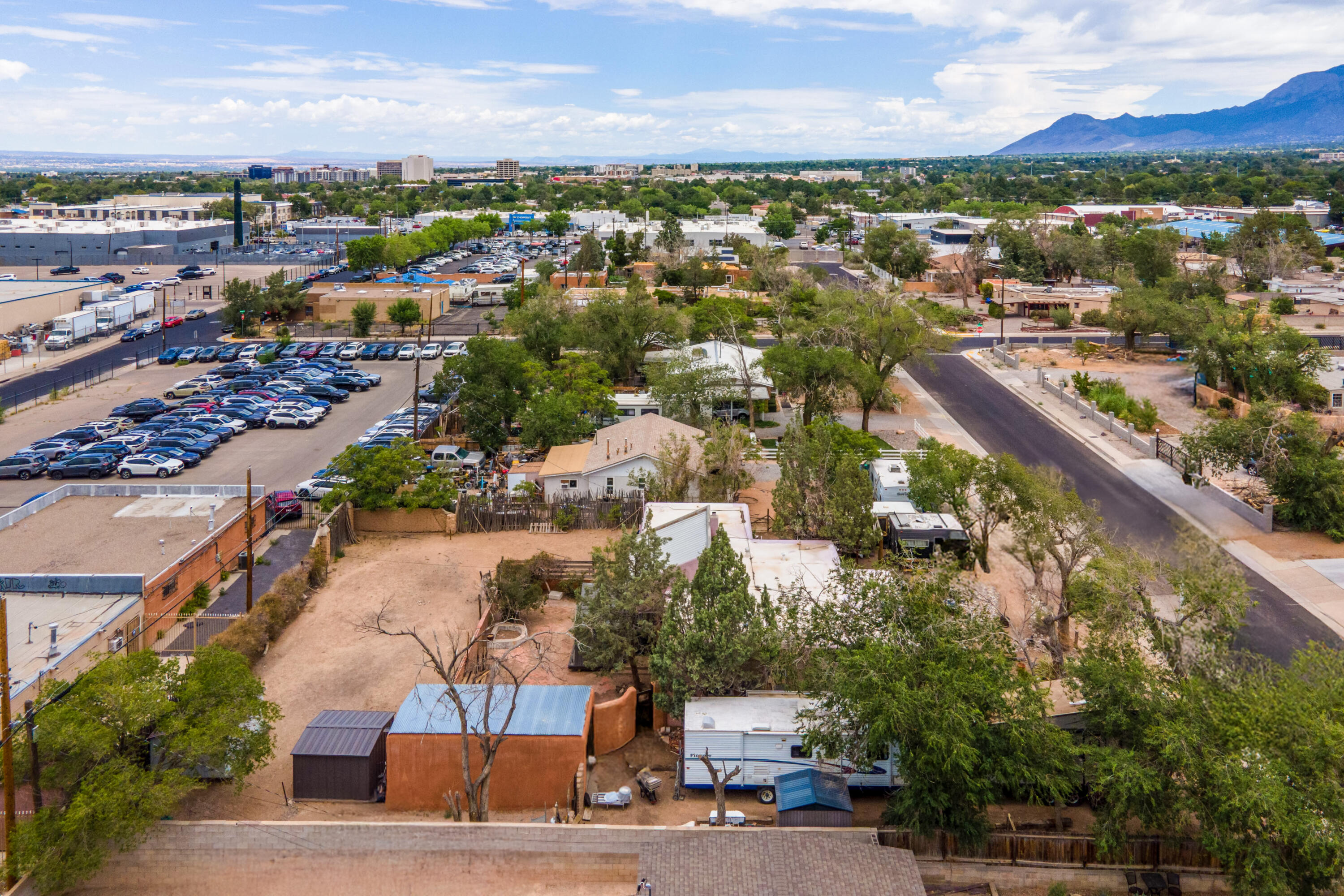 Photo 9 — 527 Mesilla Street NE