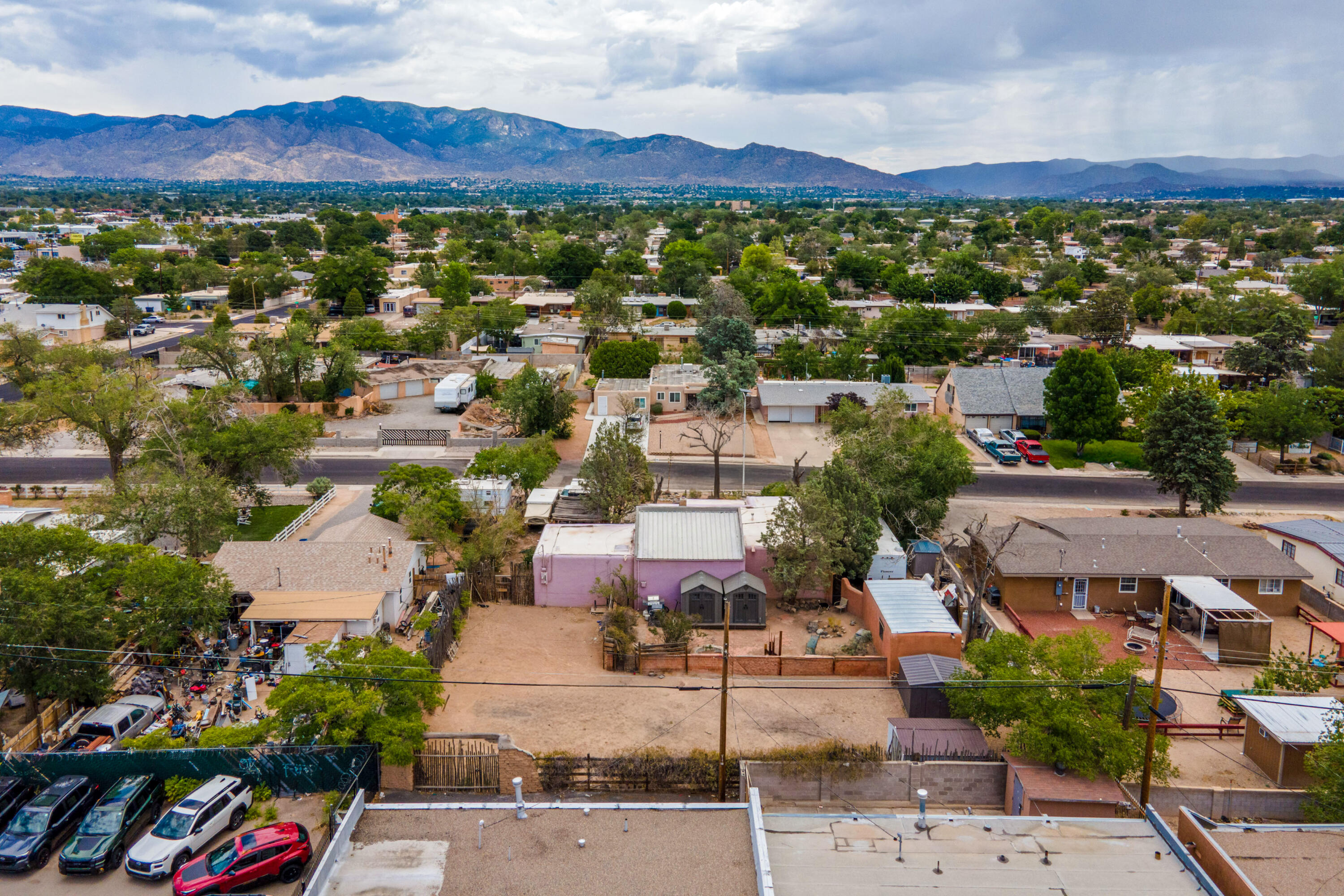 Photo 7 — 527 Mesilla Street NE