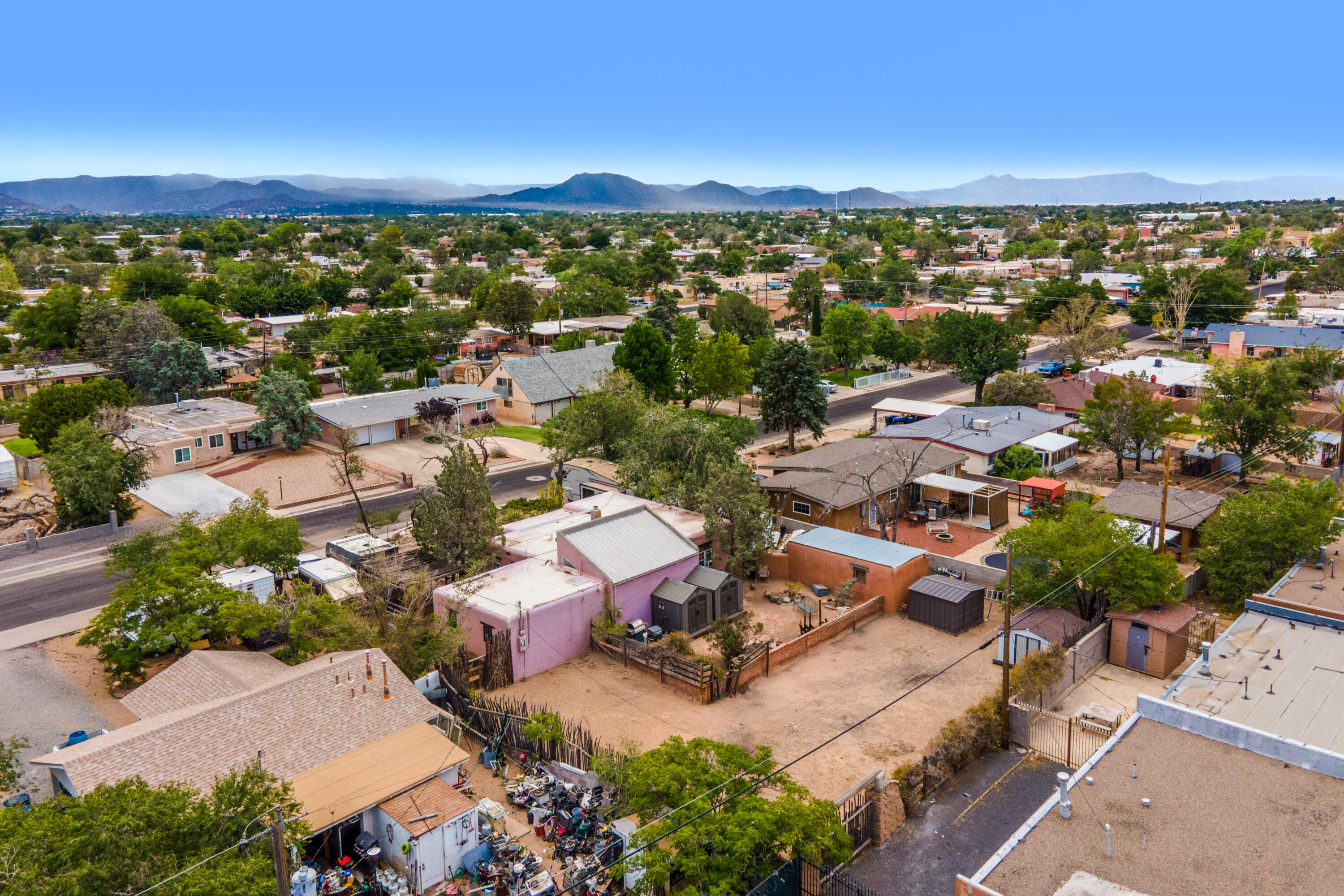 Photo 6 — 527 Mesilla Street NE