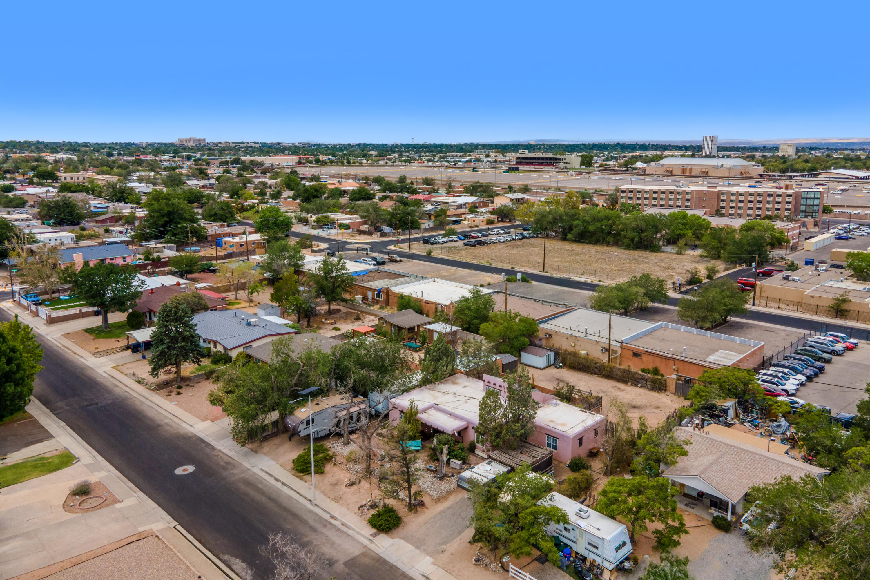 Photo 5 — 527 Mesilla Street NE