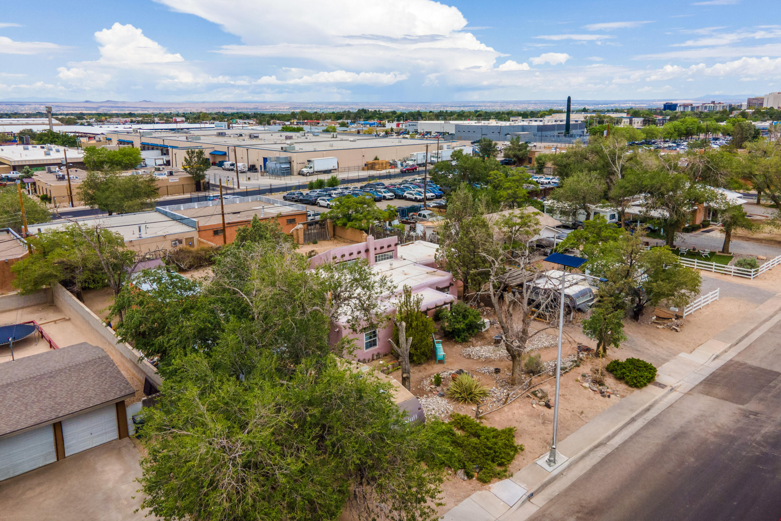 Photo 3 — 527 Mesilla Street NE