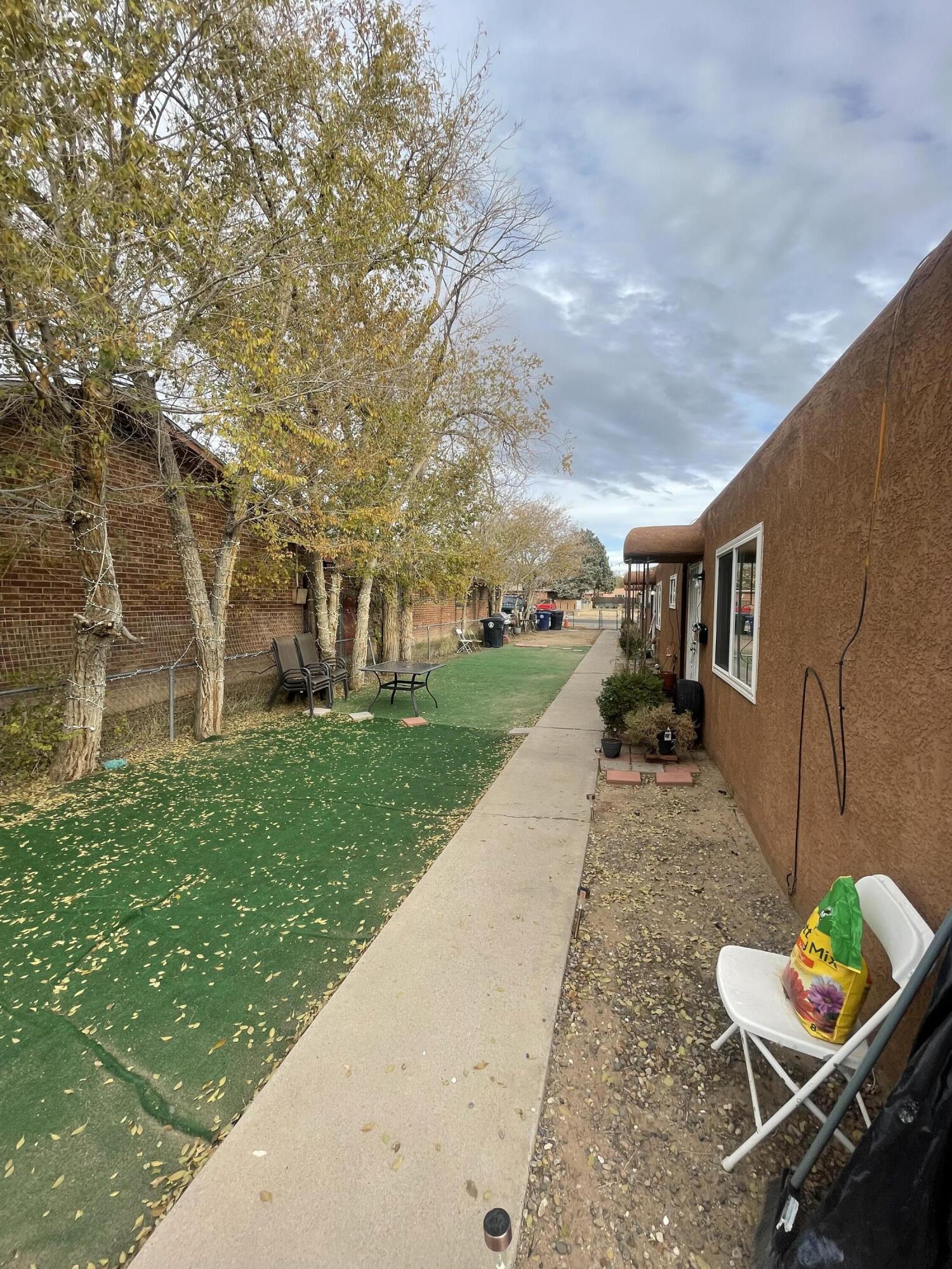 Photo 12 — 525 Valencia Drive SE