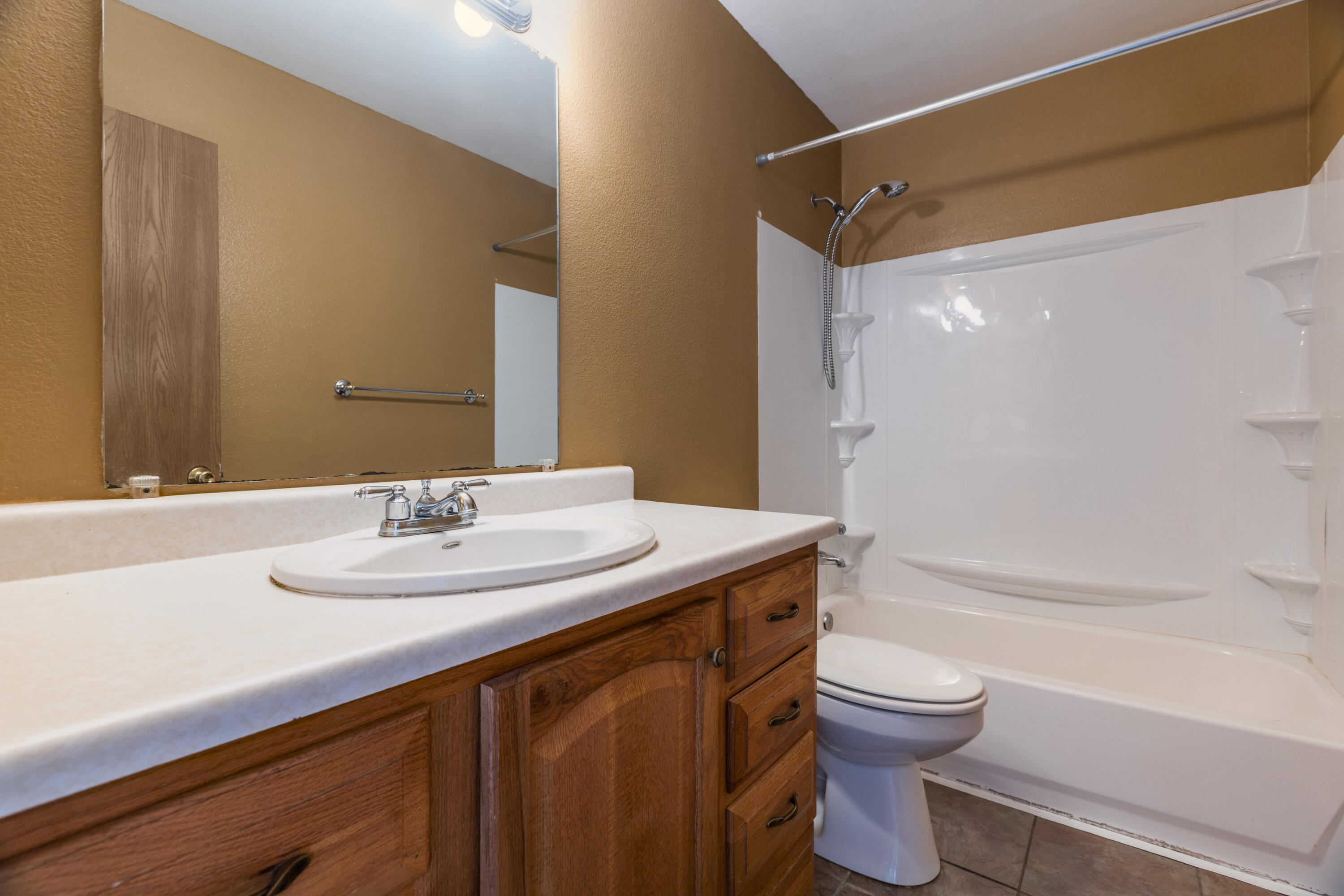 Photo 6 — 1816 Peach Road NE