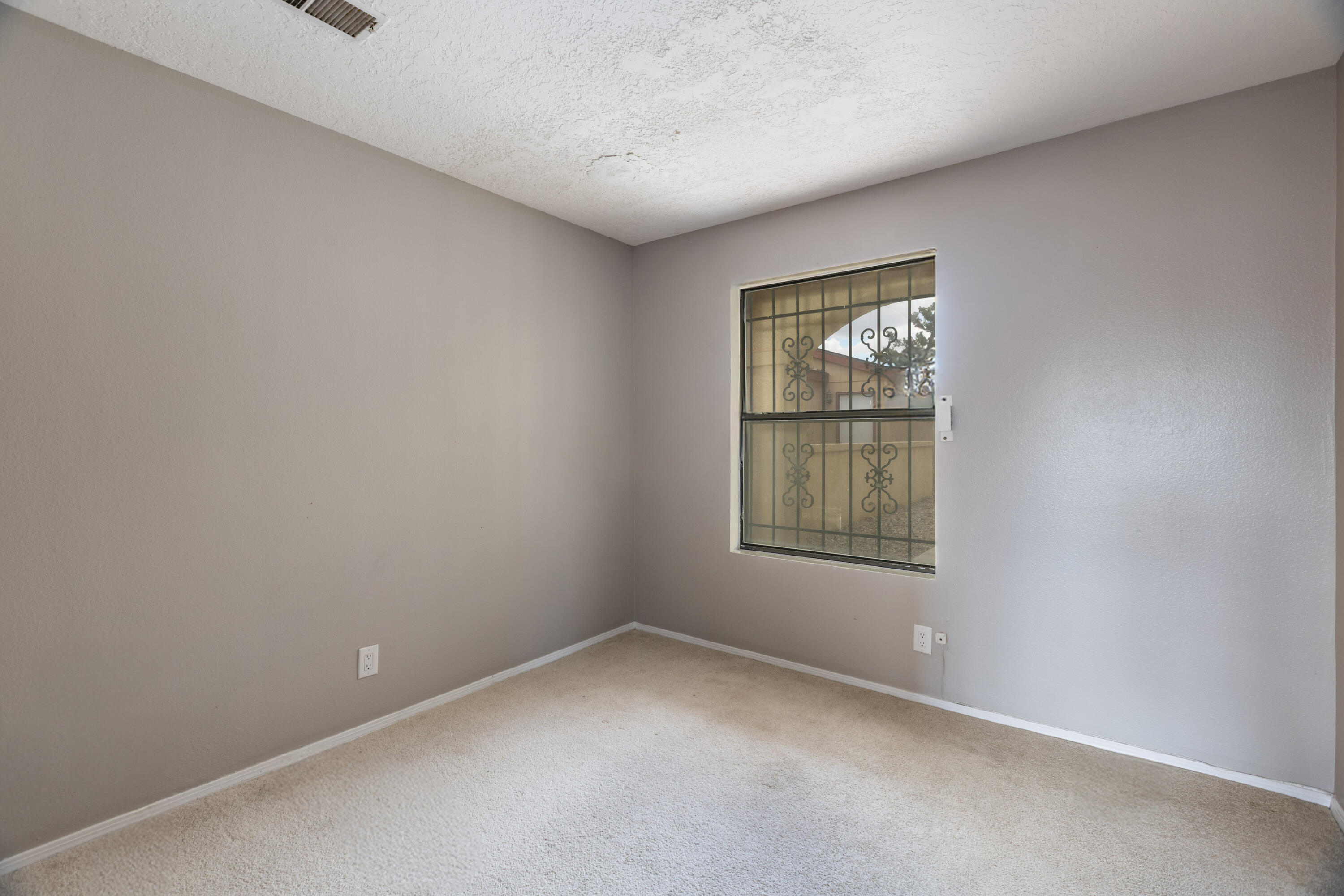 Photo 5 — 1816 Peach Road NE