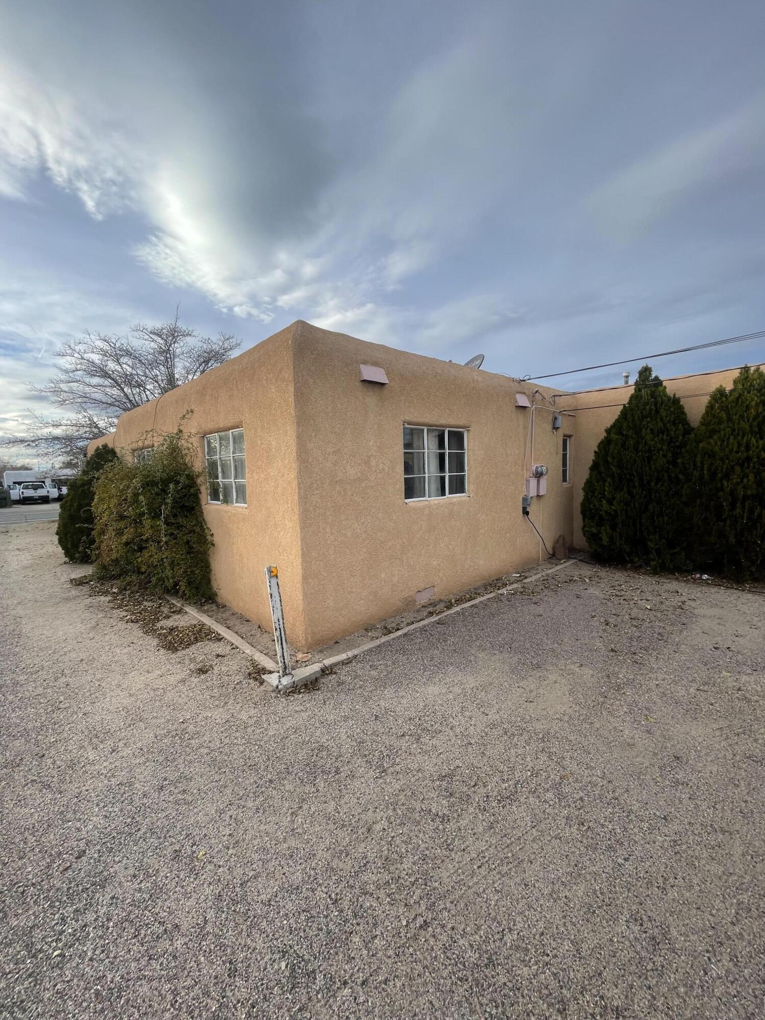 Photo 16 — 610 San Pedro Drive SE