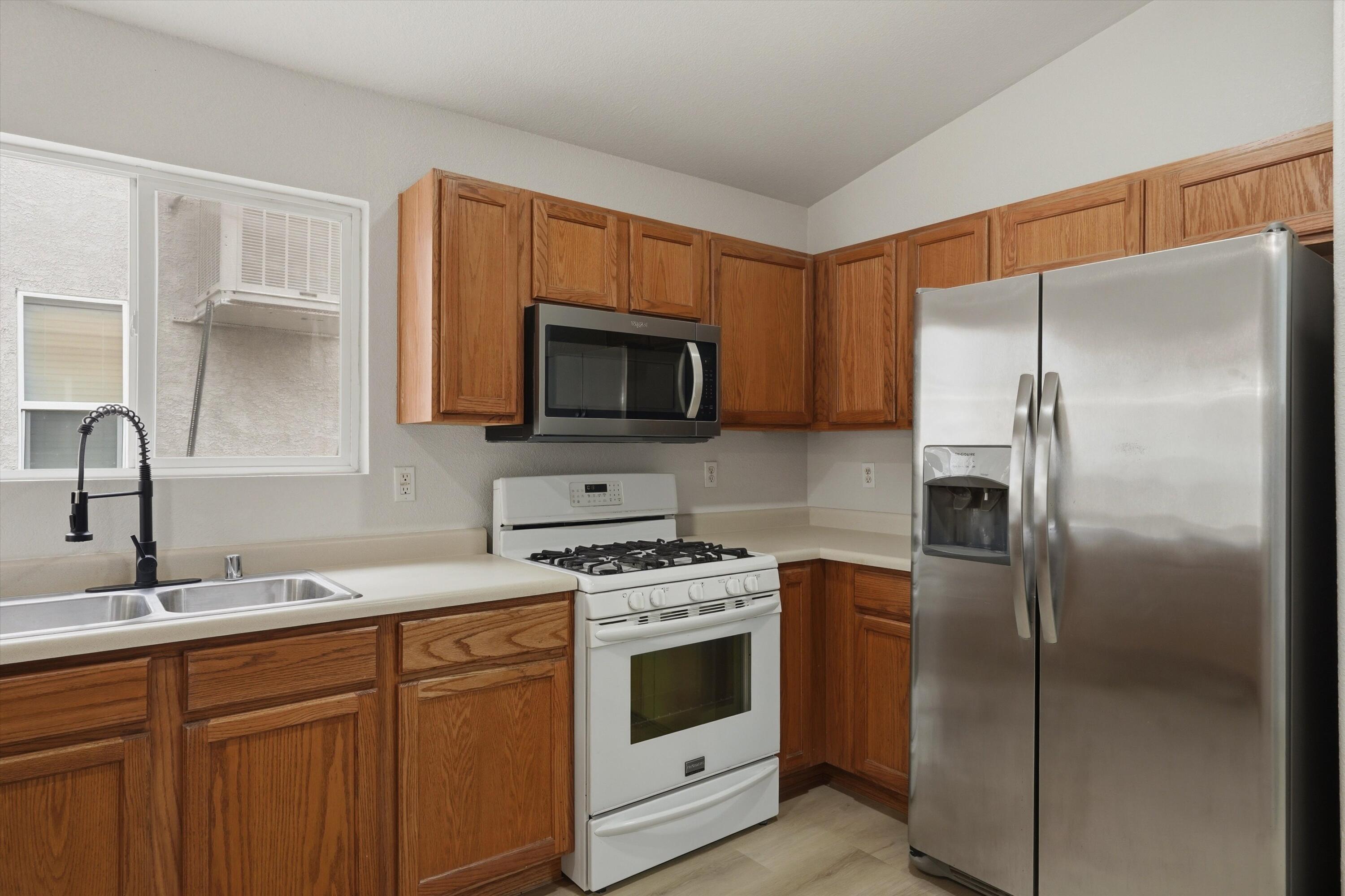 Photo 7 — 644 Valley Meadows Drive NE