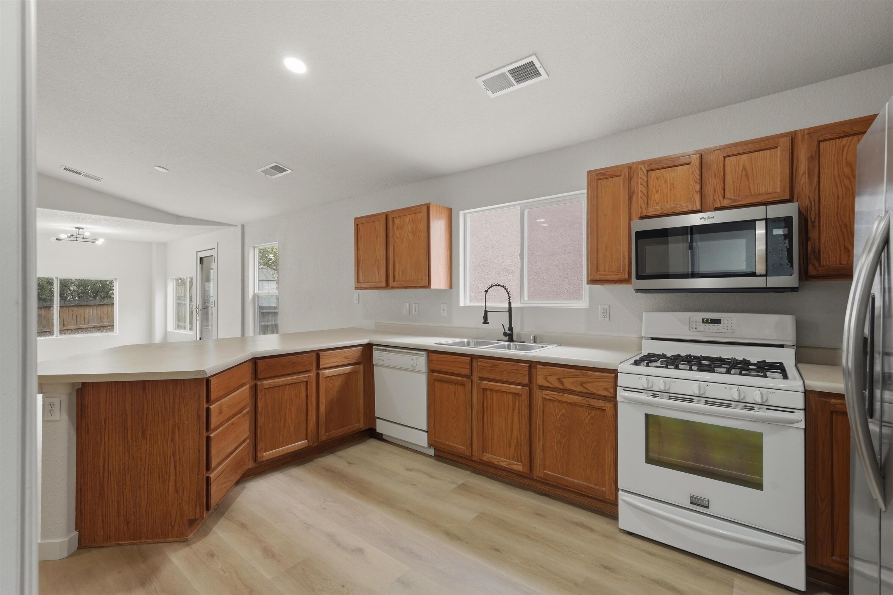 Photo 9 — 644 Valley Meadows Drive NE