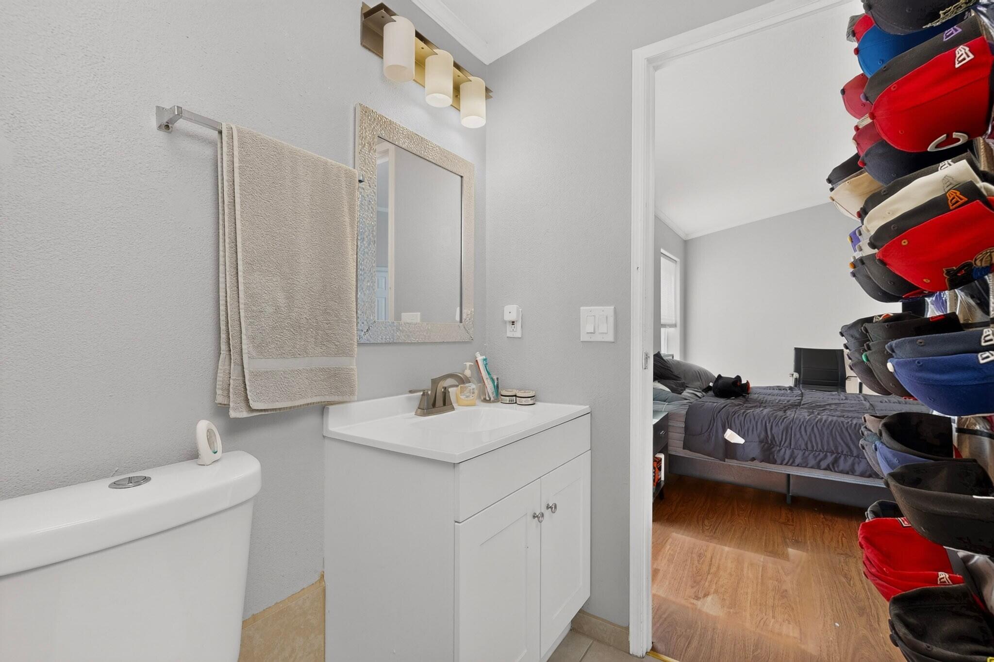 Photo 4 — 8842 Odin Road SW