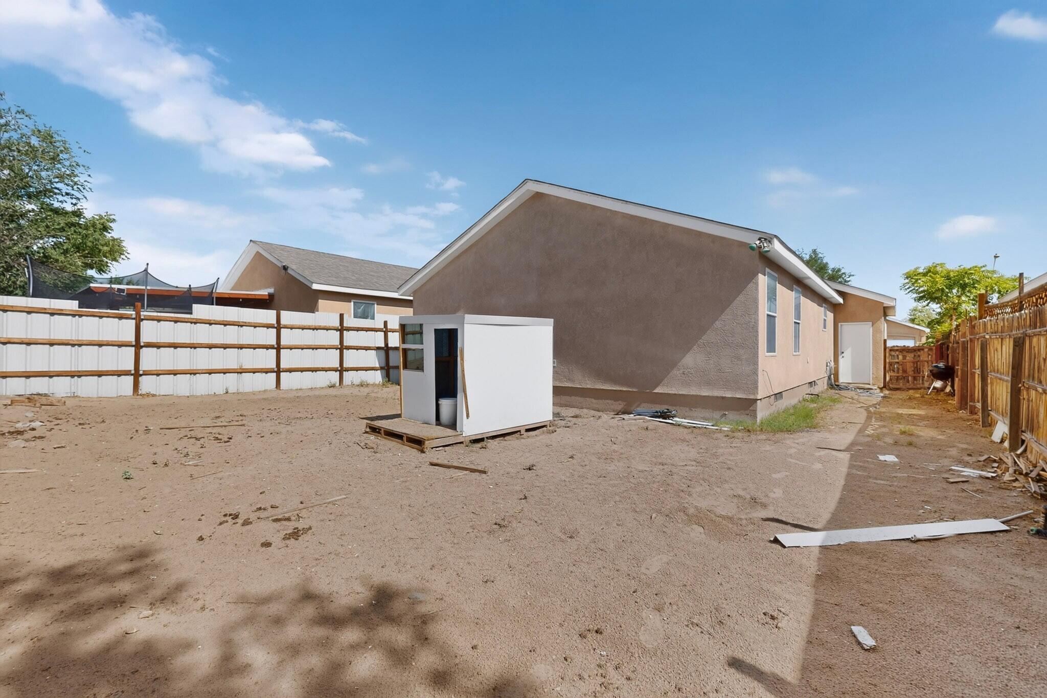 Photo 18 — 8842 Odin Road SW