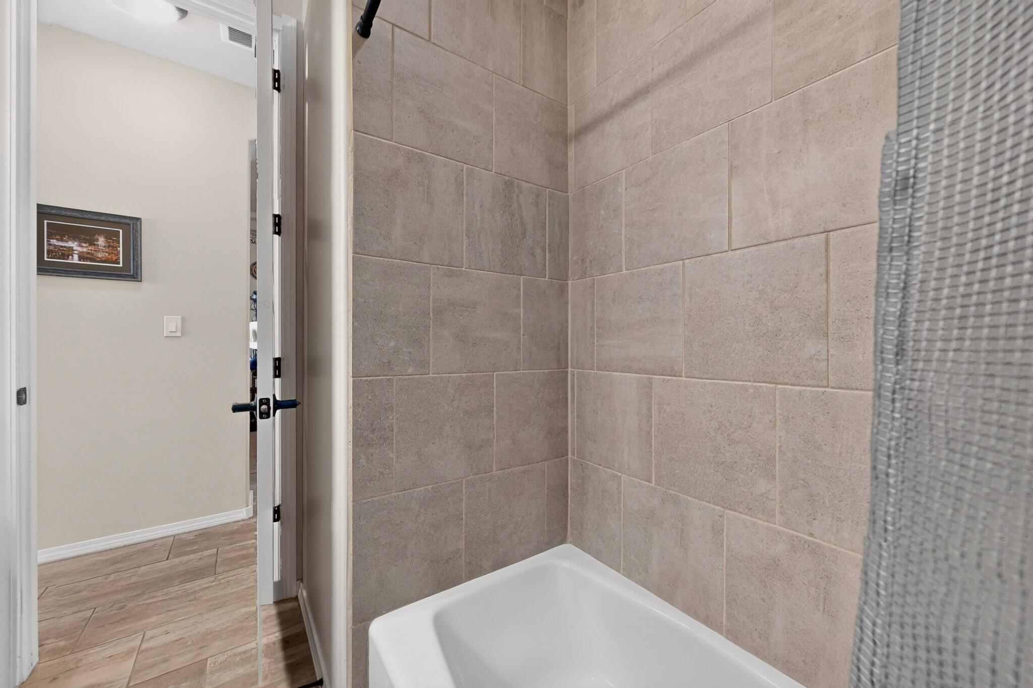 Photo 4 — 139 Suez Road NE