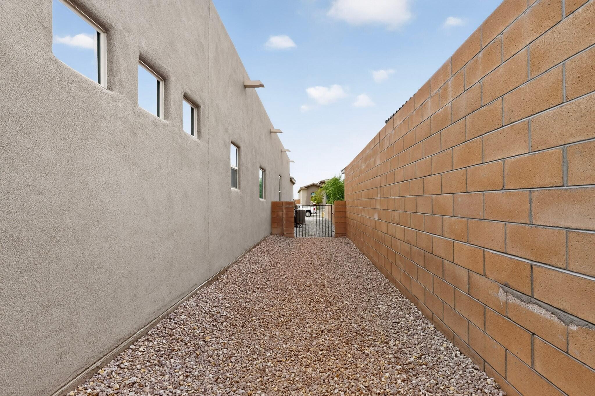 Photo 19 — 139 Suez Road NE