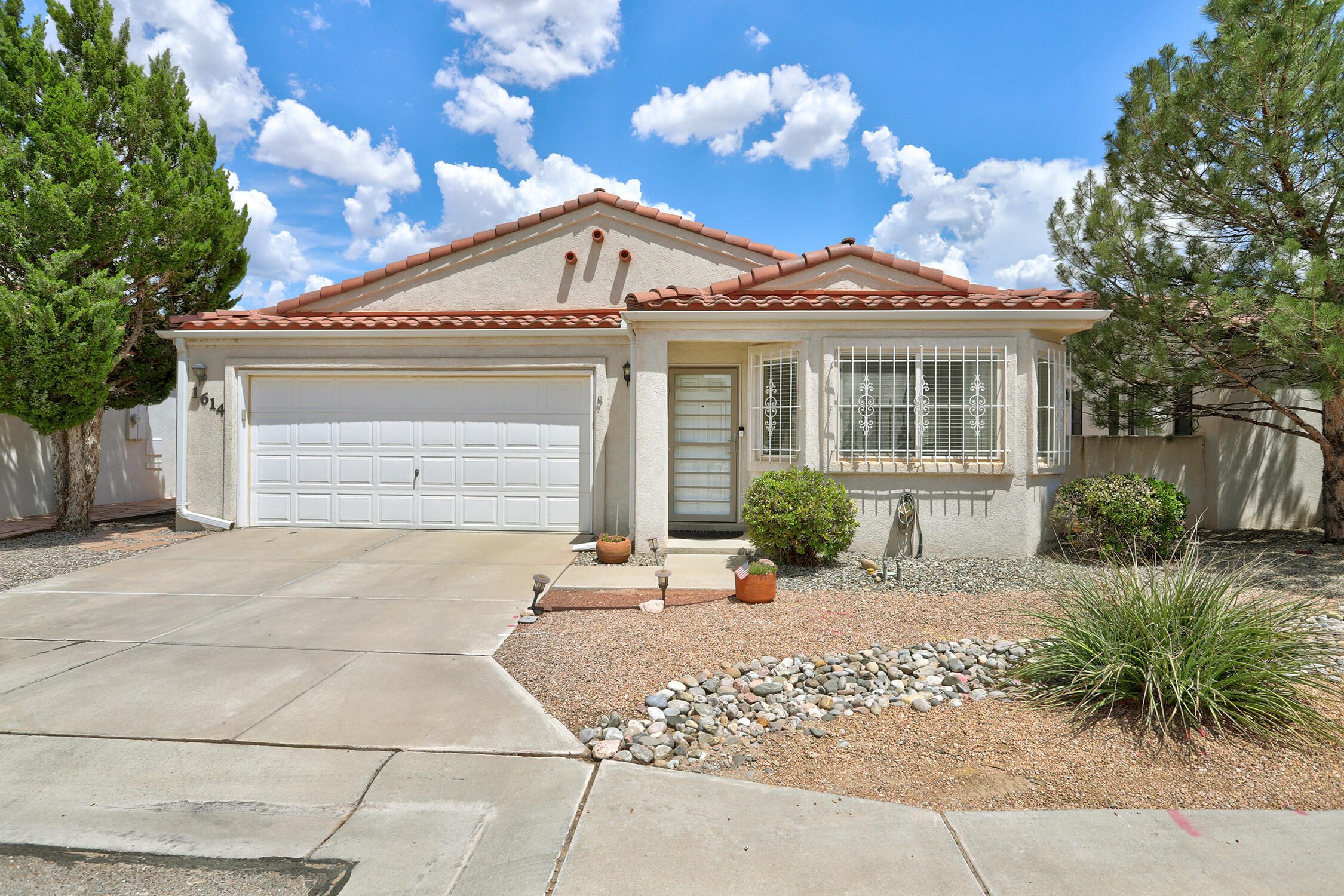 1614 Villa Camilla NE