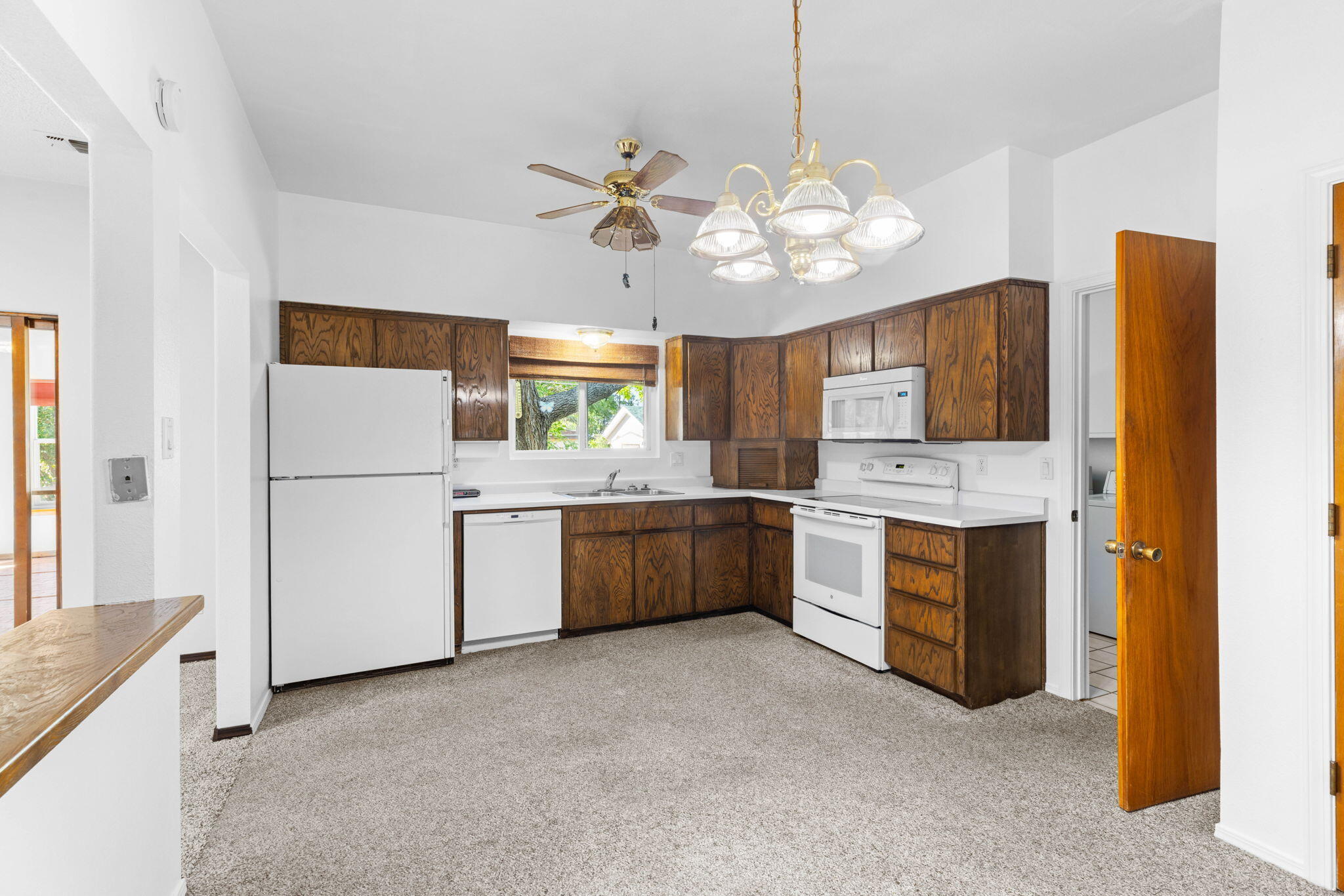 Photo 9 — 9420 Dona Rowena Avenue NE