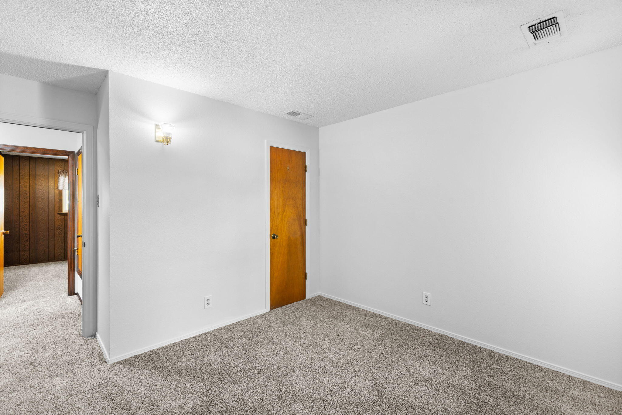 Photo 15 — 9420 Dona Rowena Avenue NE