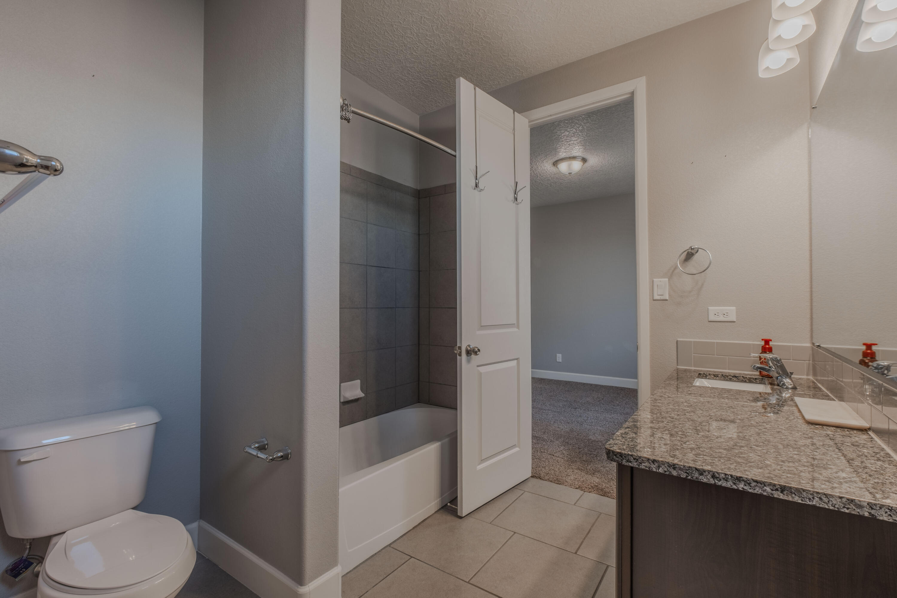 Photo 4 — 2806 Cipres Lane SE