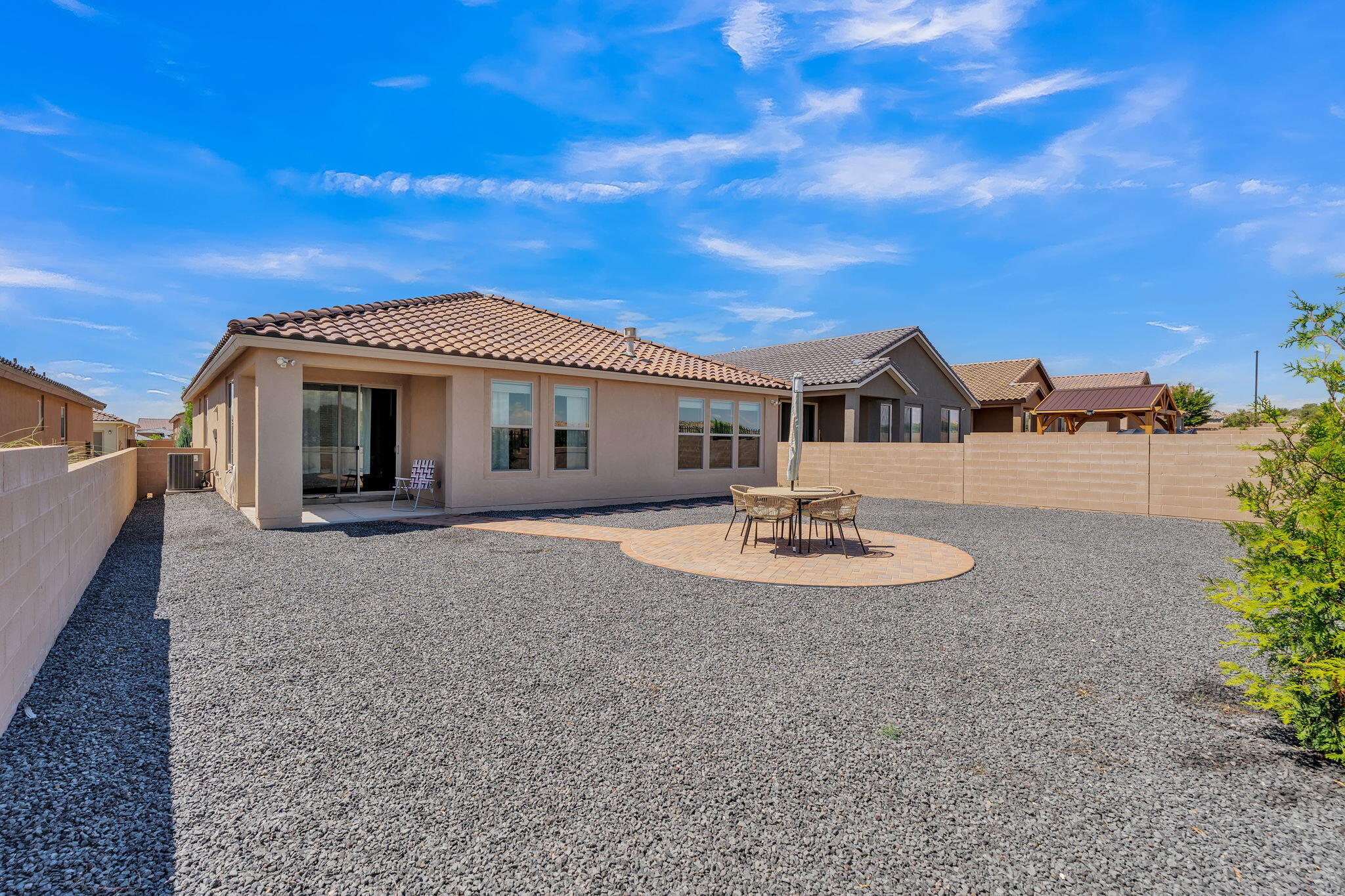 Photo 11 — 2819 Kings Canyon Loop NE