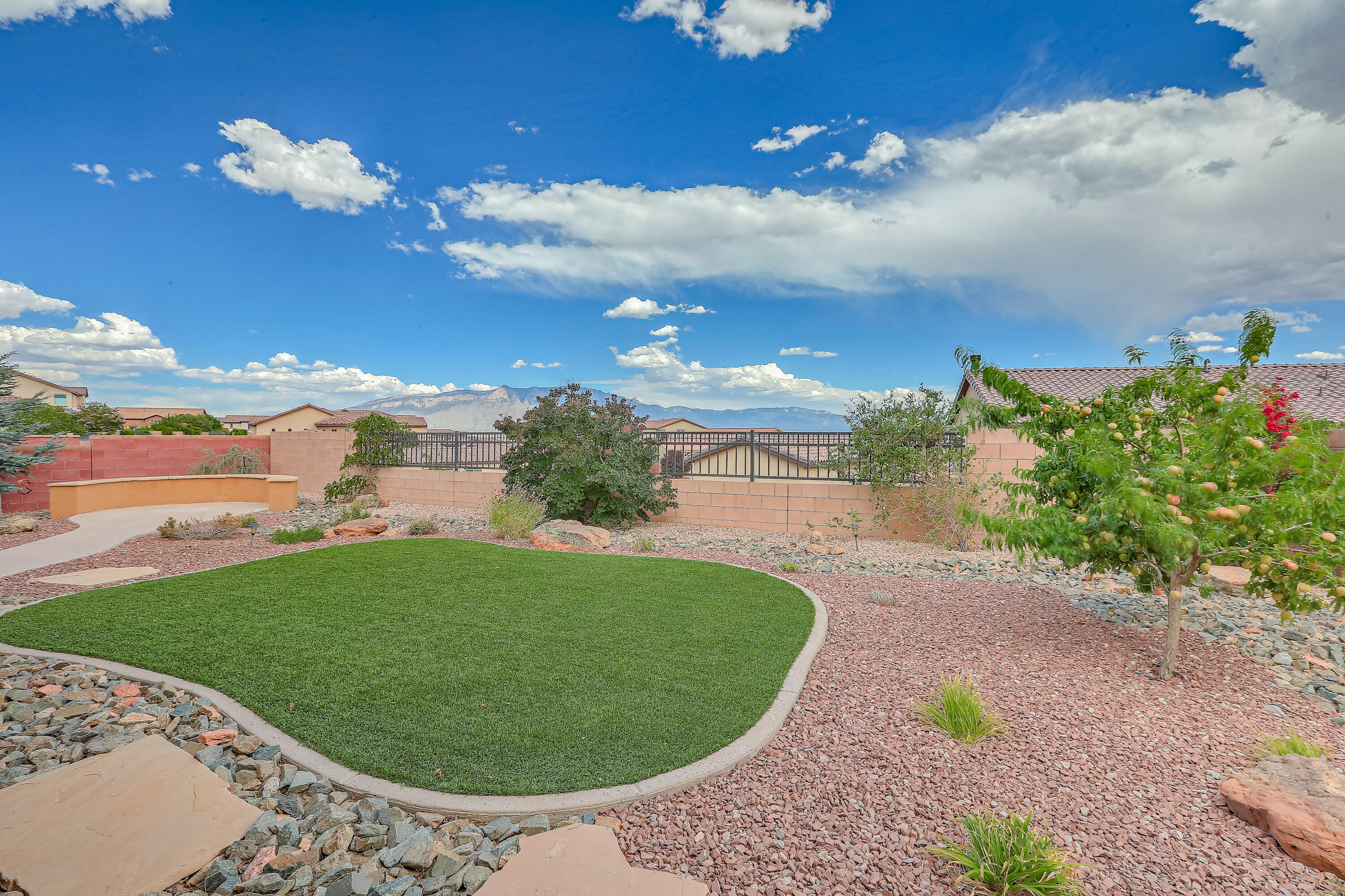 Photo 14 — 848 Mesa Roja Trail NE