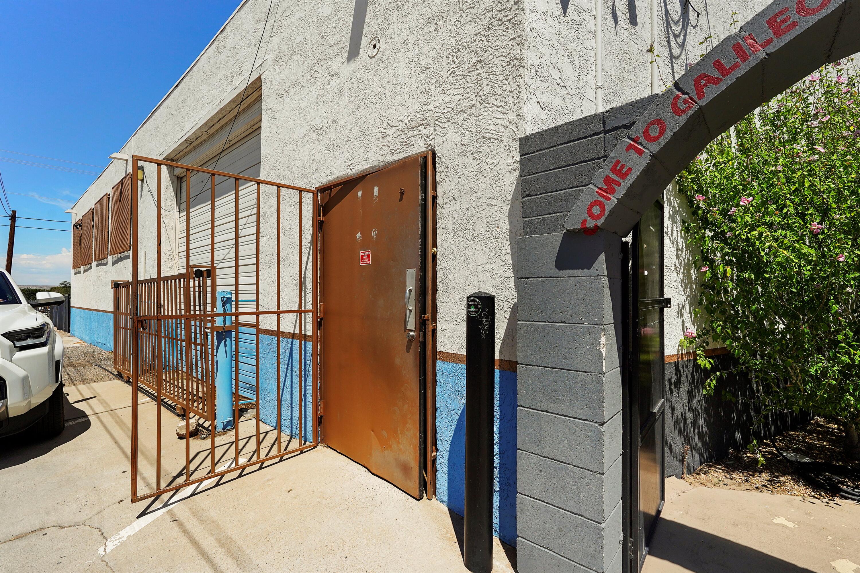 637 Broadway Boulevard SE B, Albuquerque, NM 87102