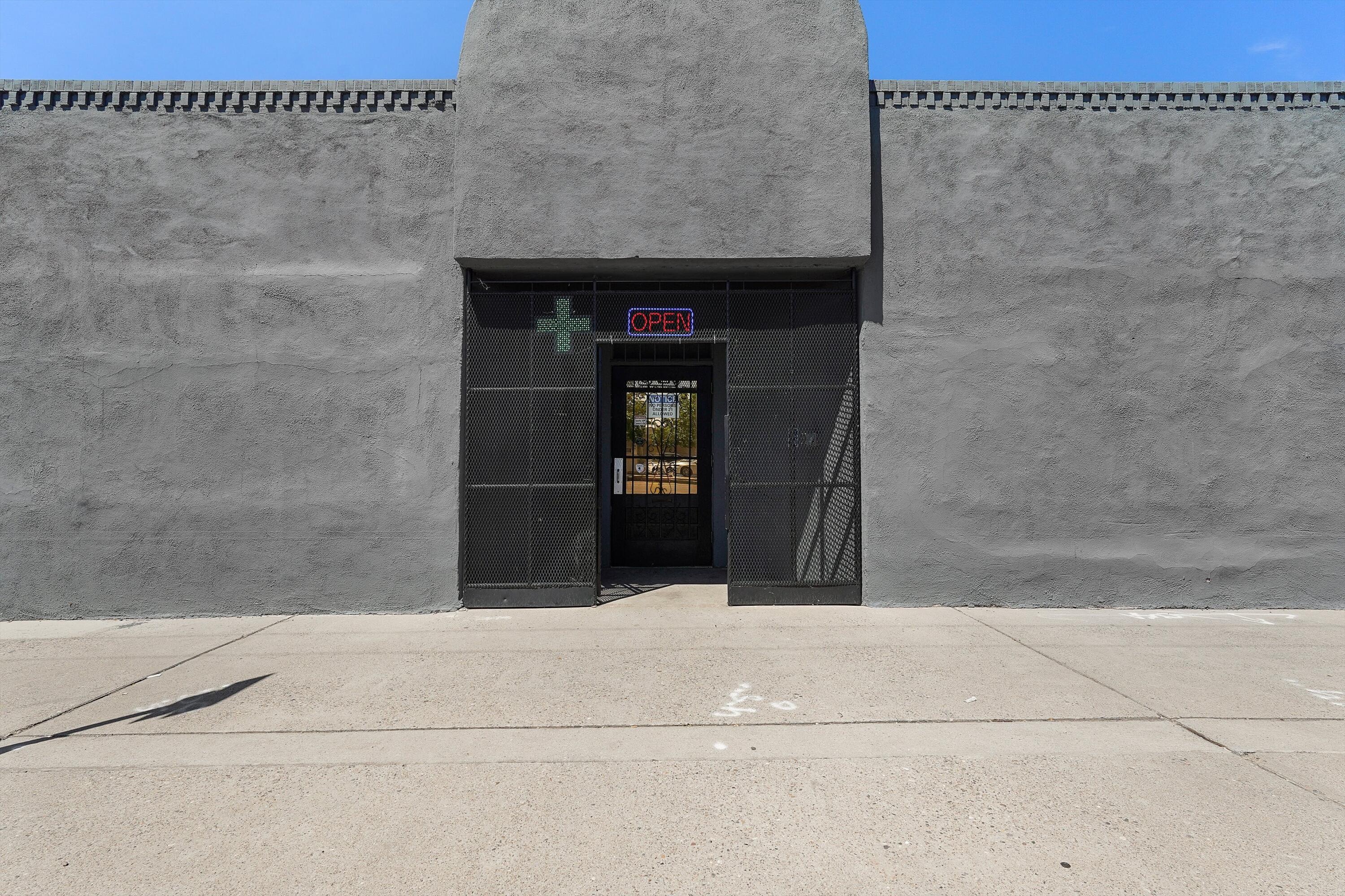 635 & 637 BROADWAY Boulevard SE