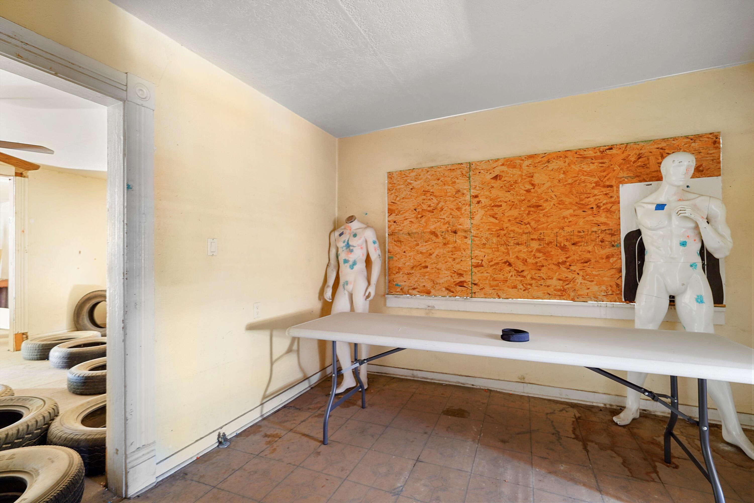 Photo 10 — 635 & 637 BROADWAY Boulevard SE