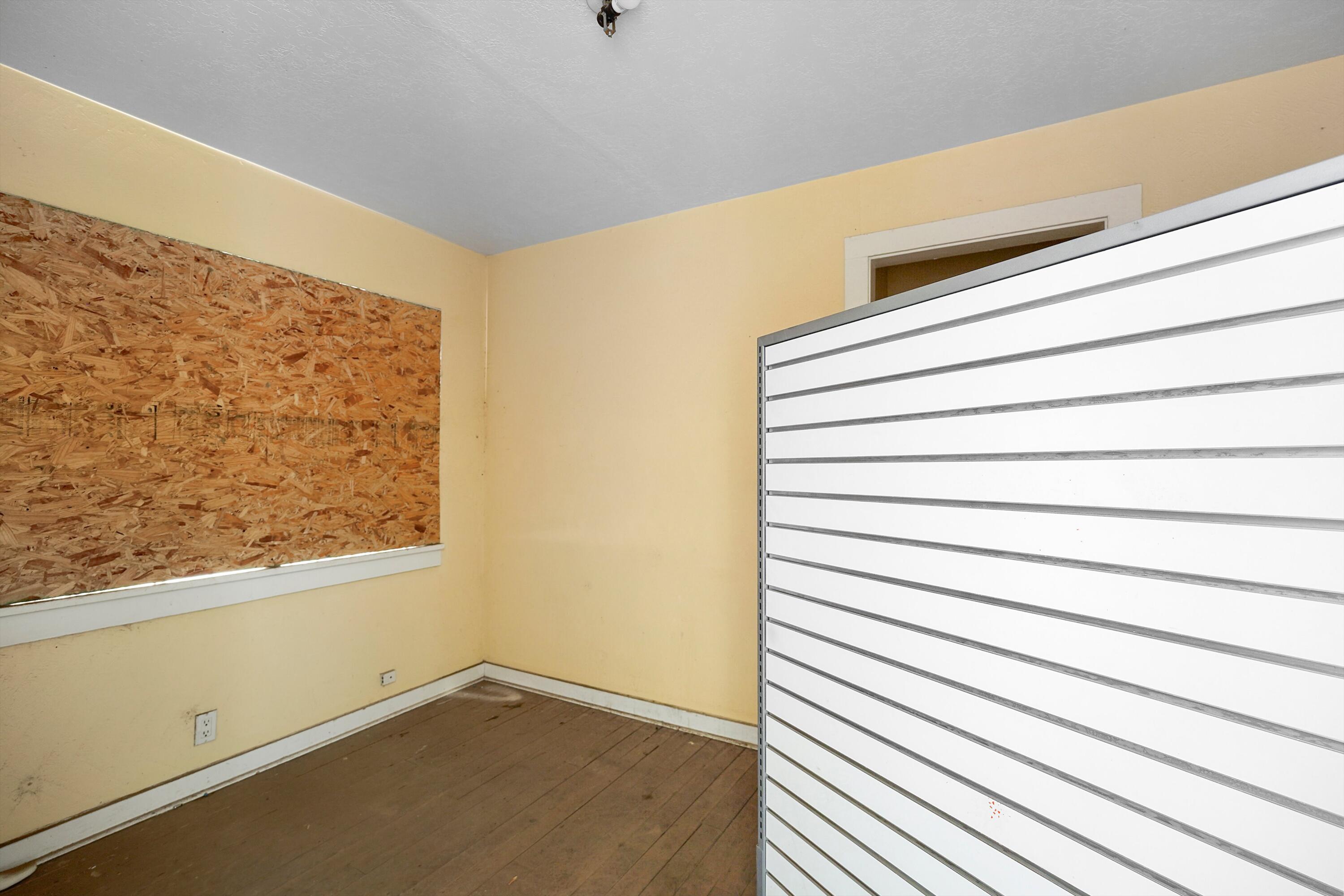 Photo 20 — 635 Broadway Boulevard SE