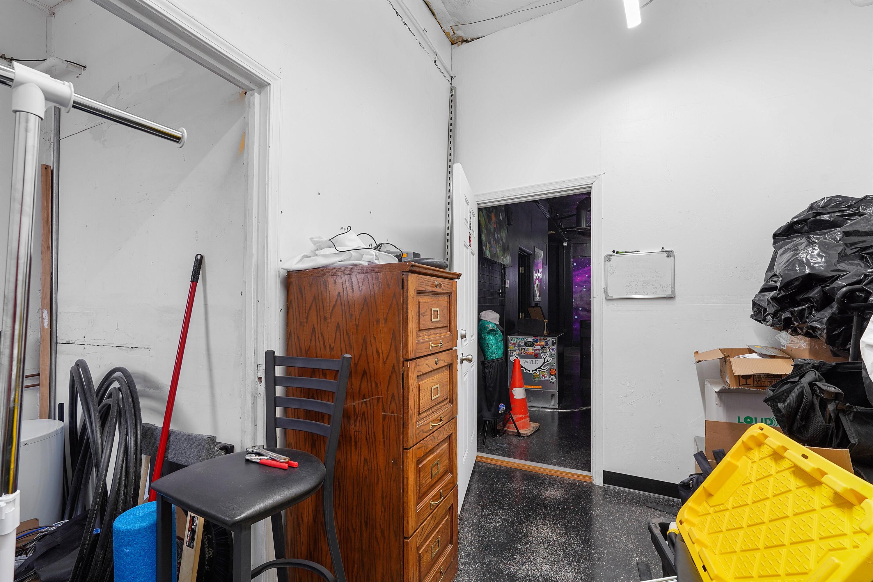 Photo 20 — 637 Broadway Boulevard SE