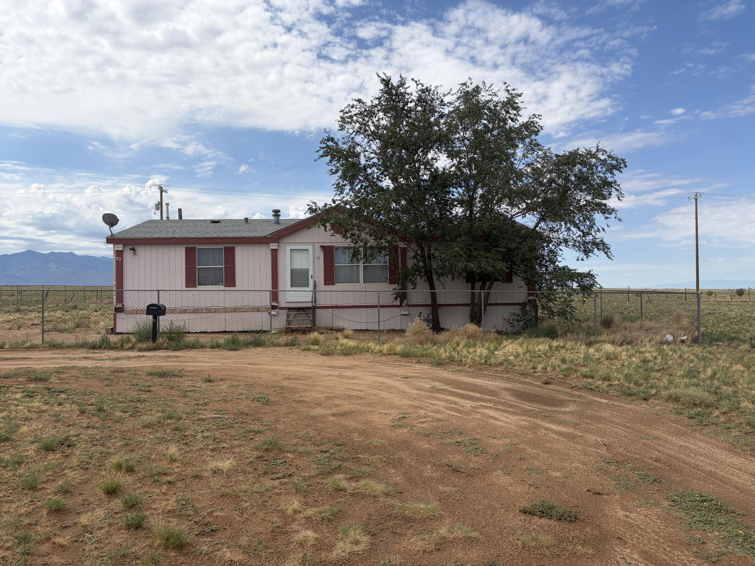 73 Sportsman Drive, Los Lunas, NM 87031