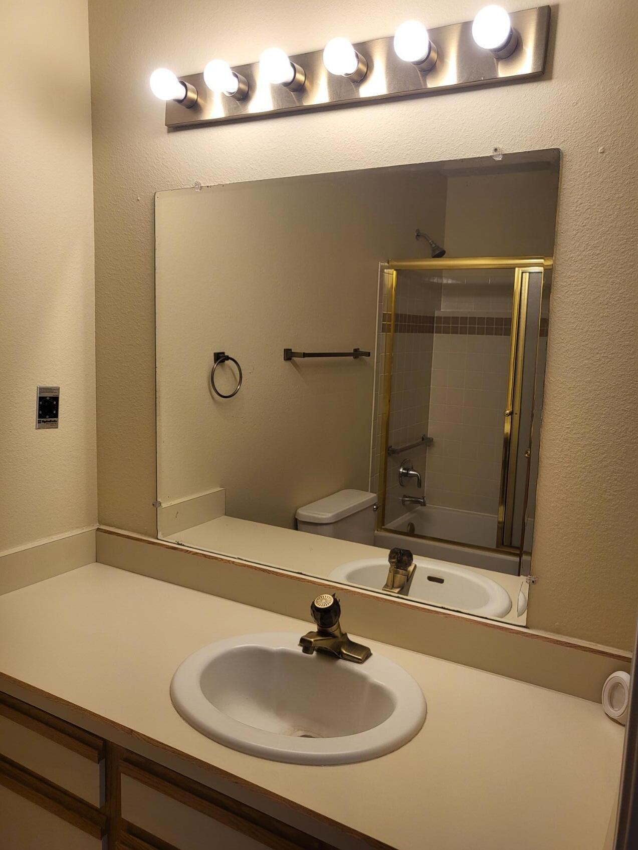 Photo 13 — 831 Country Club Drive SE APT 2D