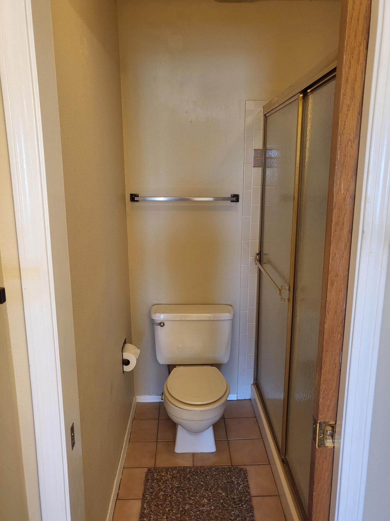 Photo 8 — 831 Country Club Drive SE APT 2D