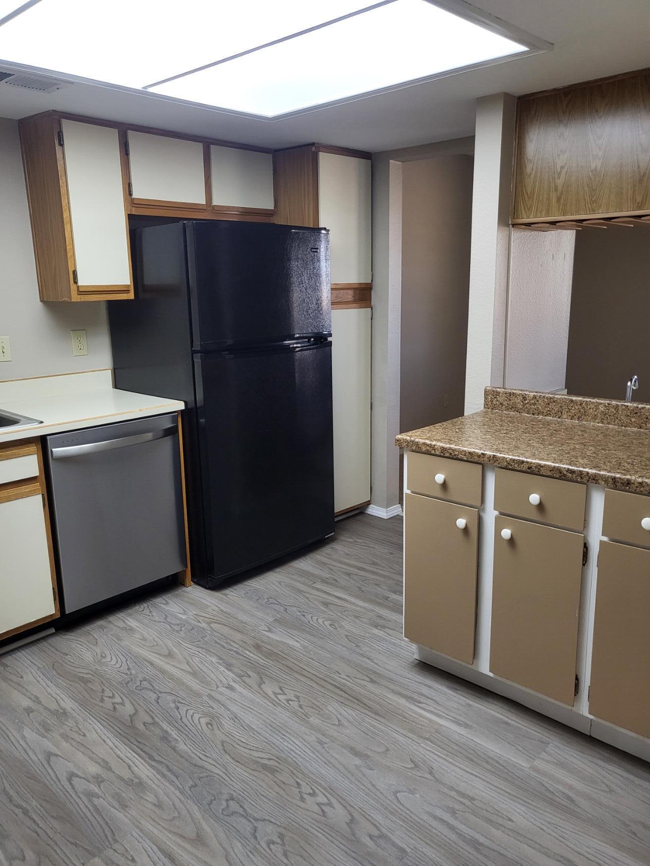 Photo 19 — 831 Country Club Drive SE APT 2D