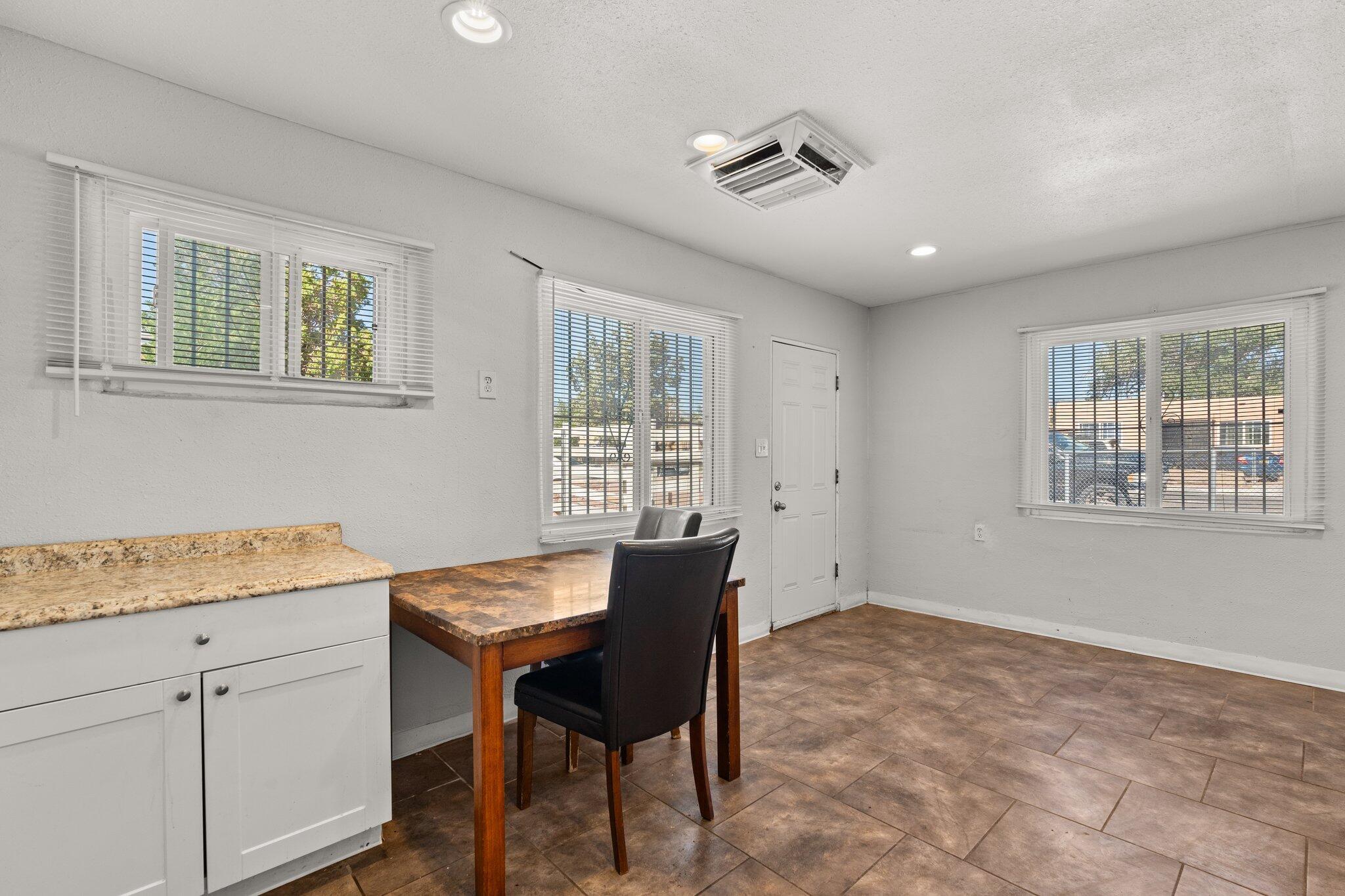 Photo 14 — 525 Mesilla Street SE 1-6