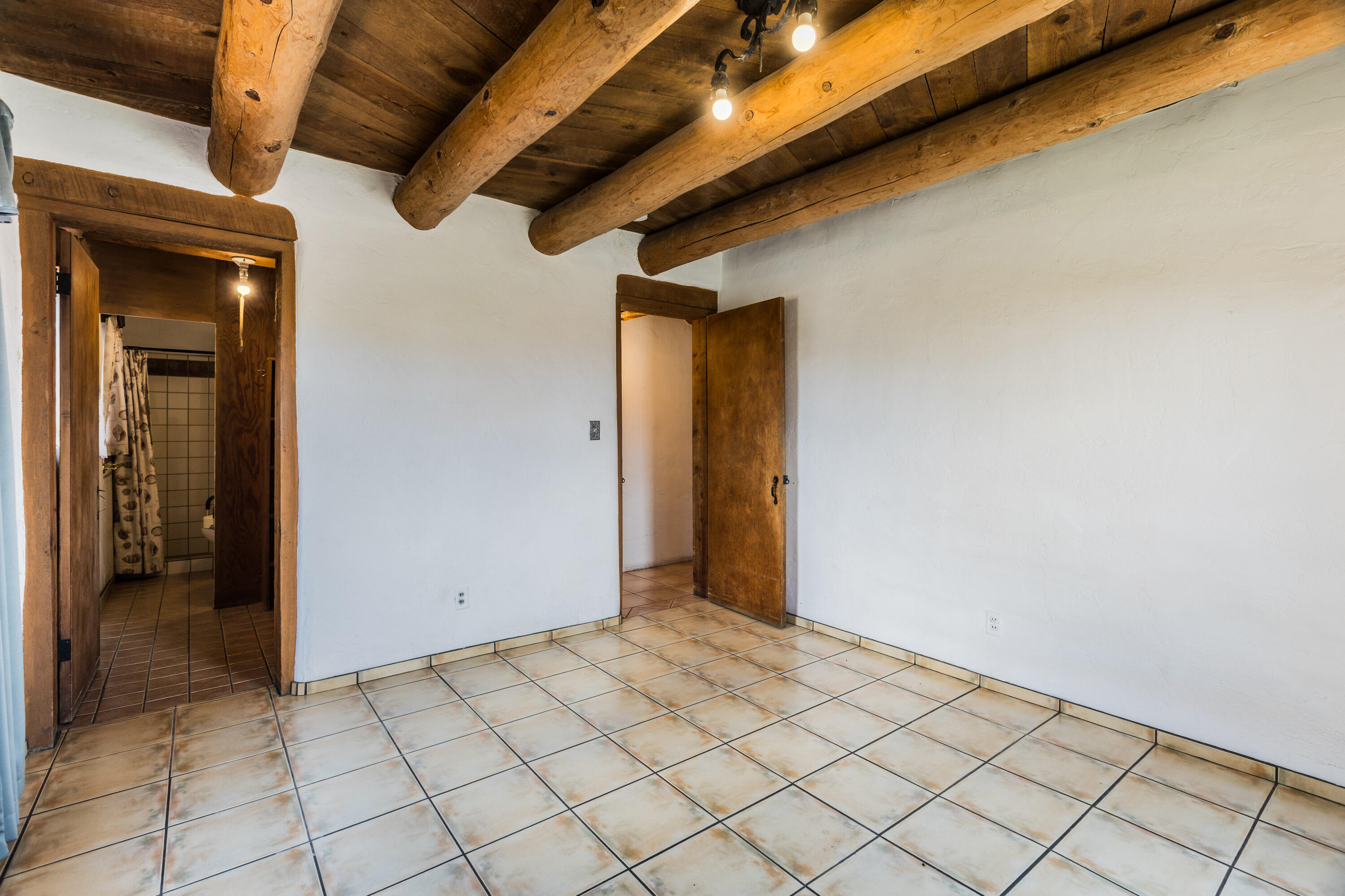 Photo 15 — 815 Rio Vista Circle SW