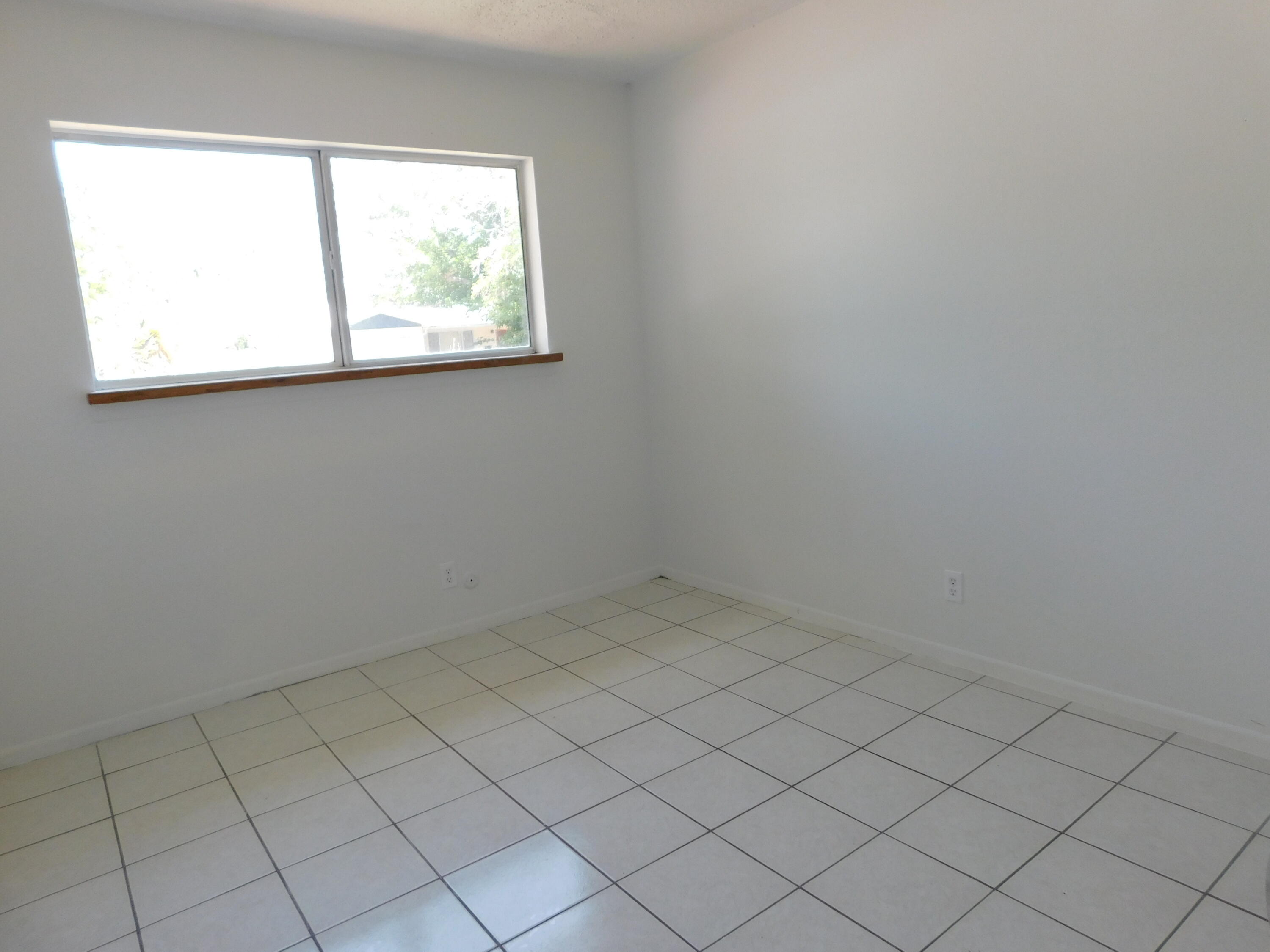 Photo 2 — 518 Hannah Place