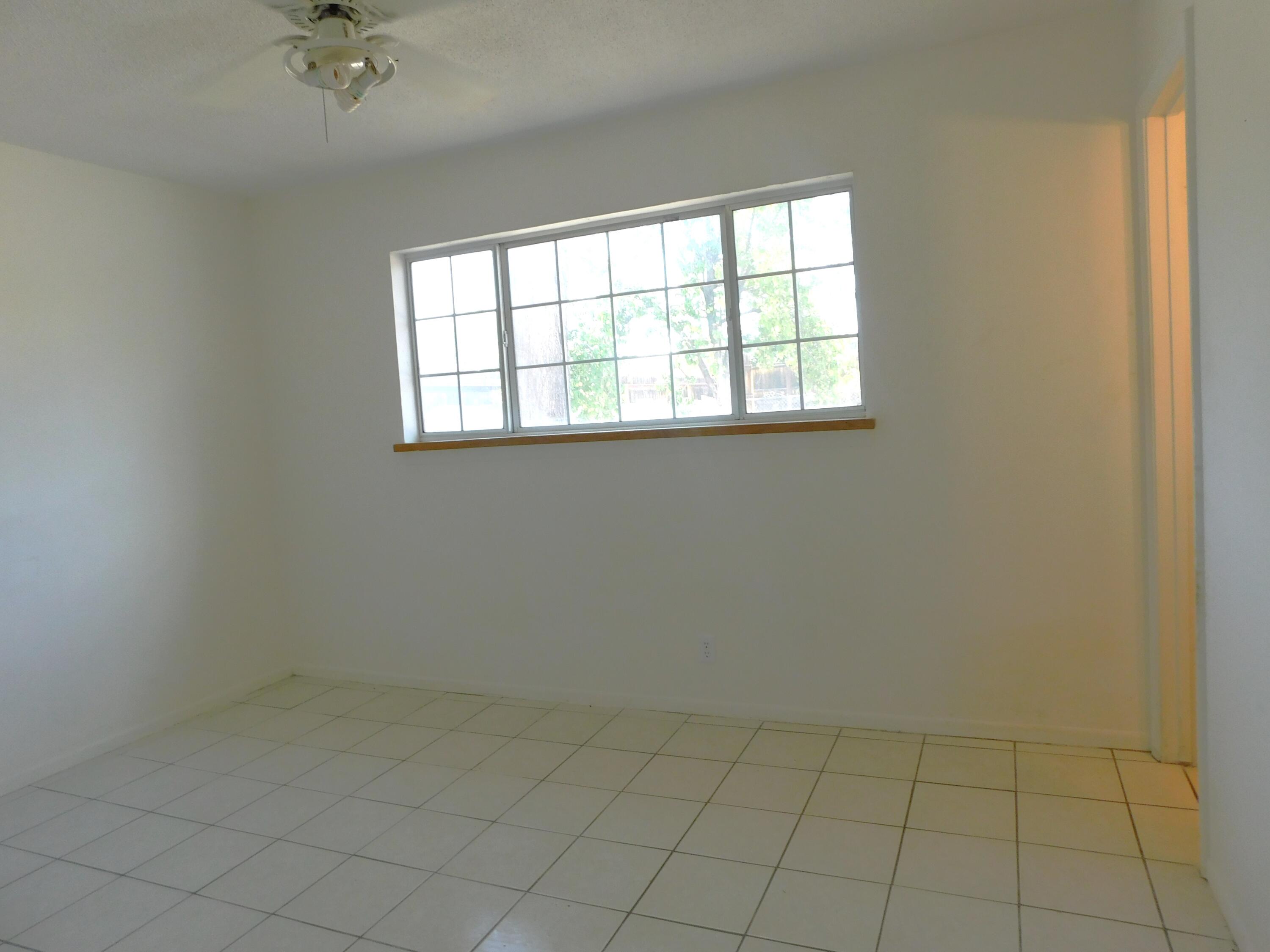Photo 3 — 518 Hannah Place
