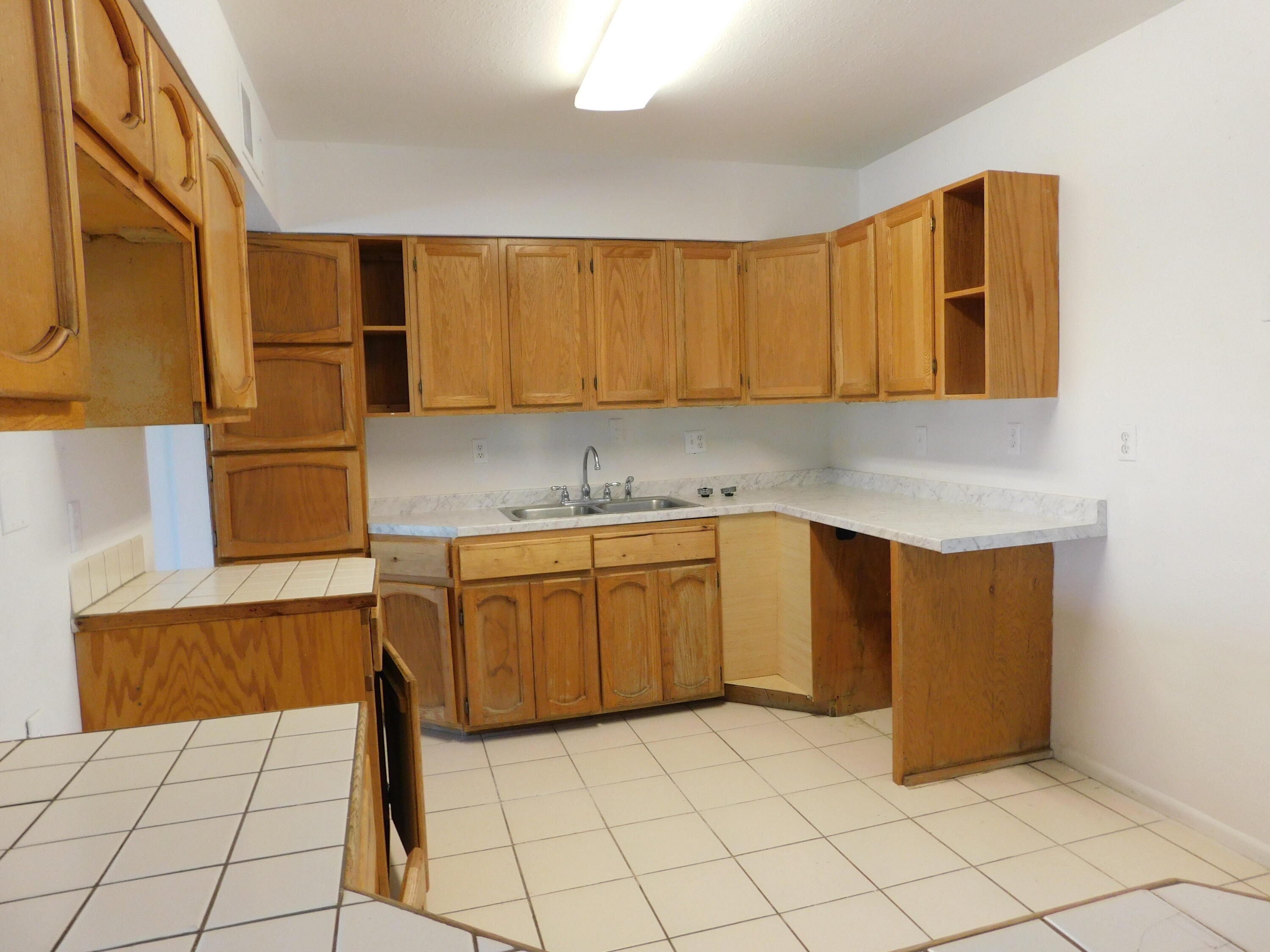 Photo 12 — 518 Hannah Place