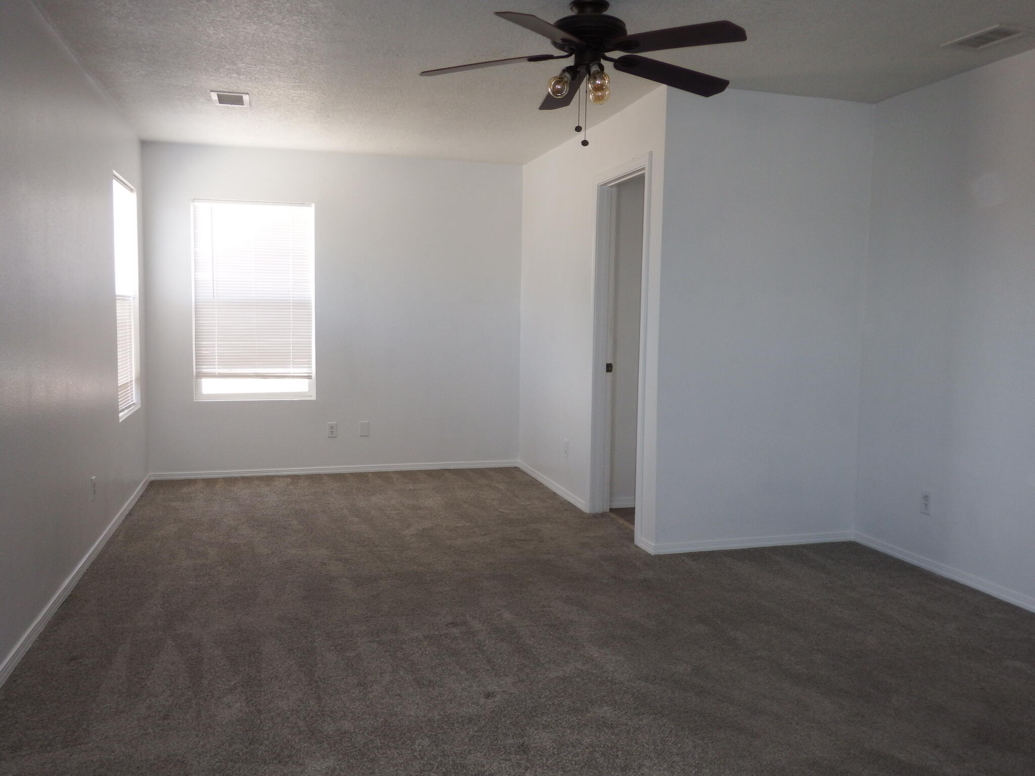 Photo 5 — 5317 Buckeye Court NE