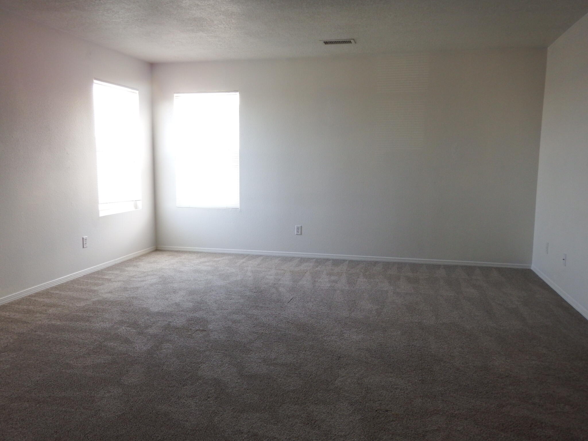 Photo 4 — 5317 Buckeye Court NE