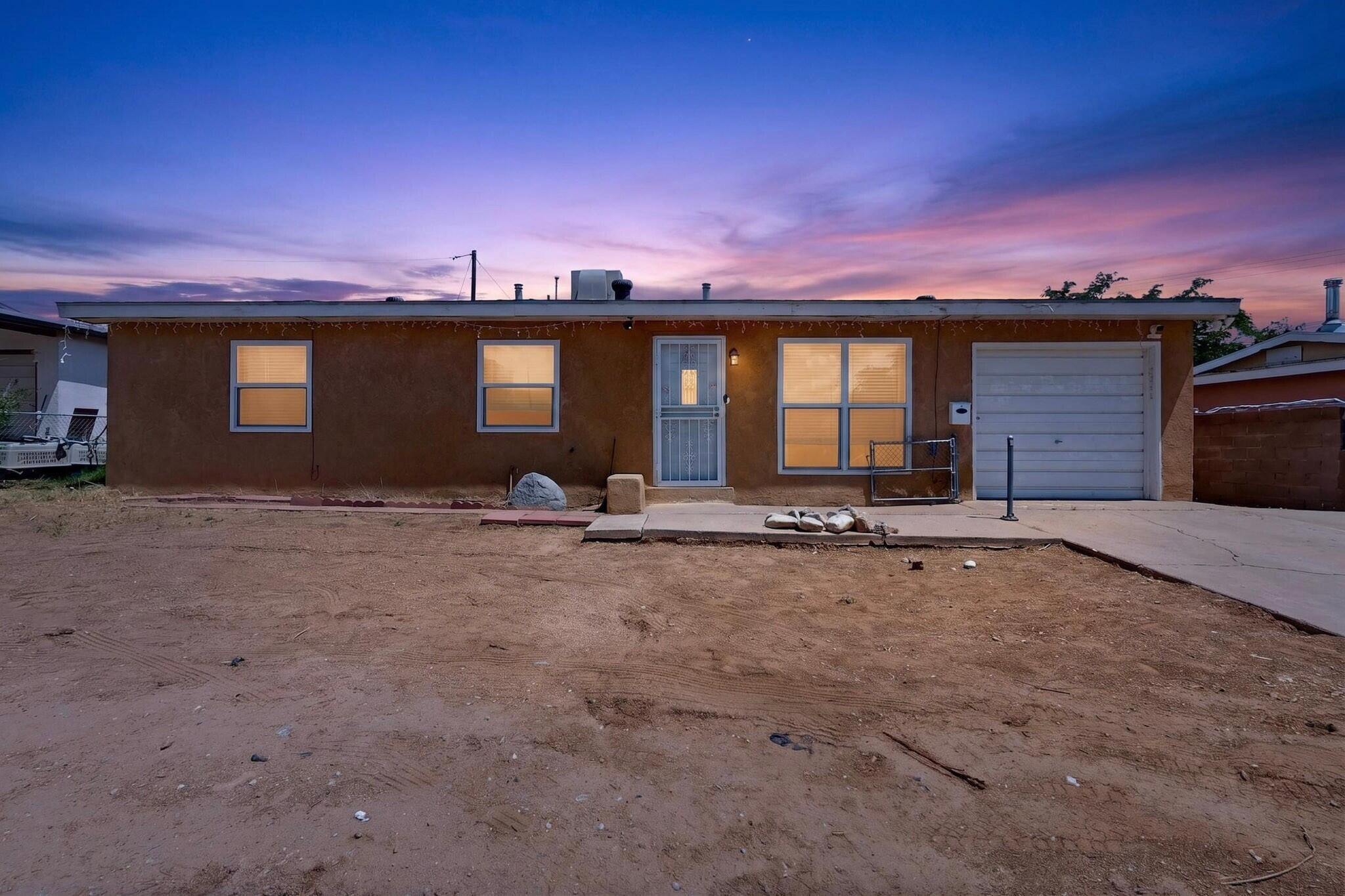 1004 Maxine Street NE, Albuquerque, NM 87112