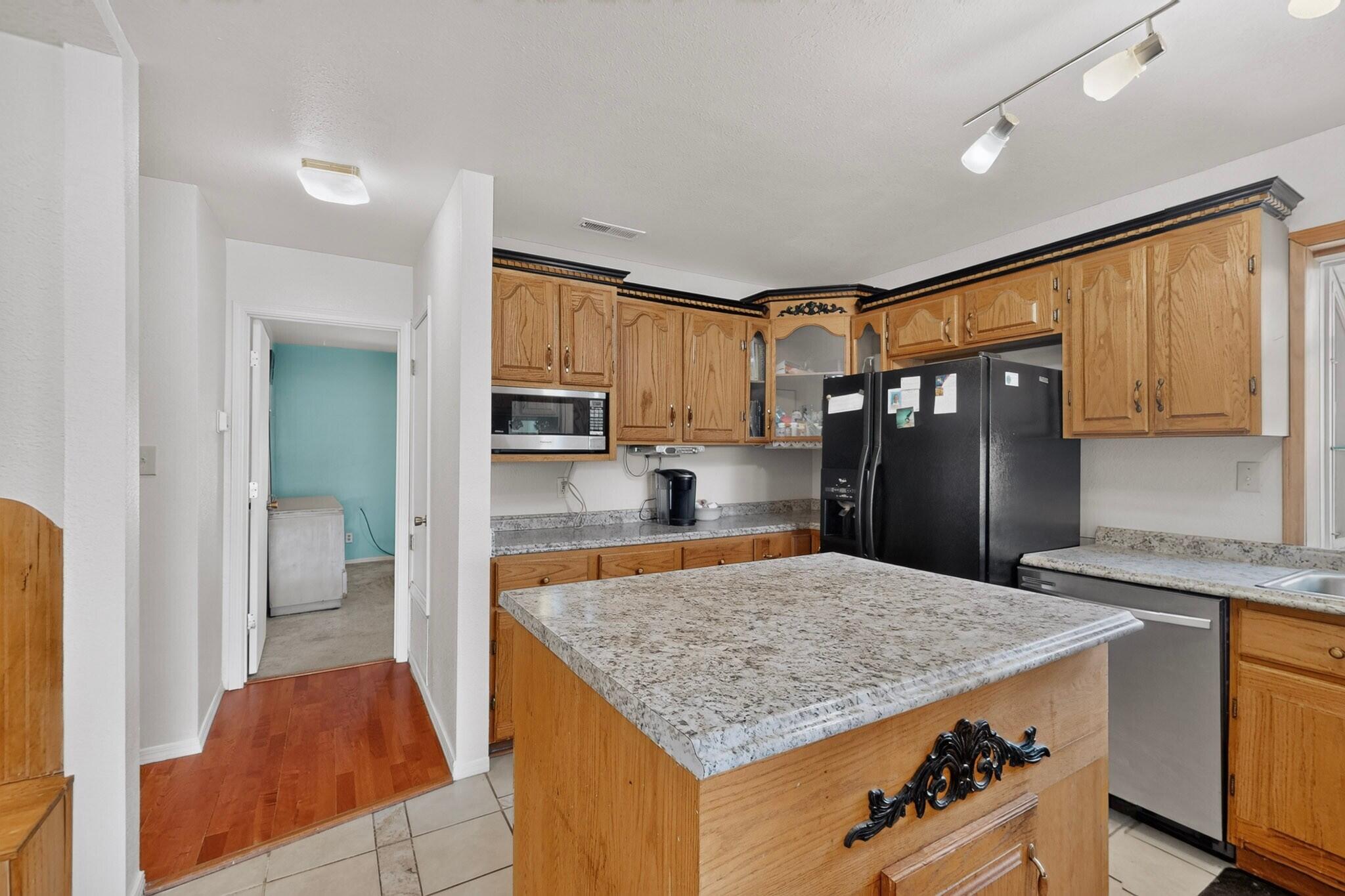Photo 18 — 1765 Celina Road SE
