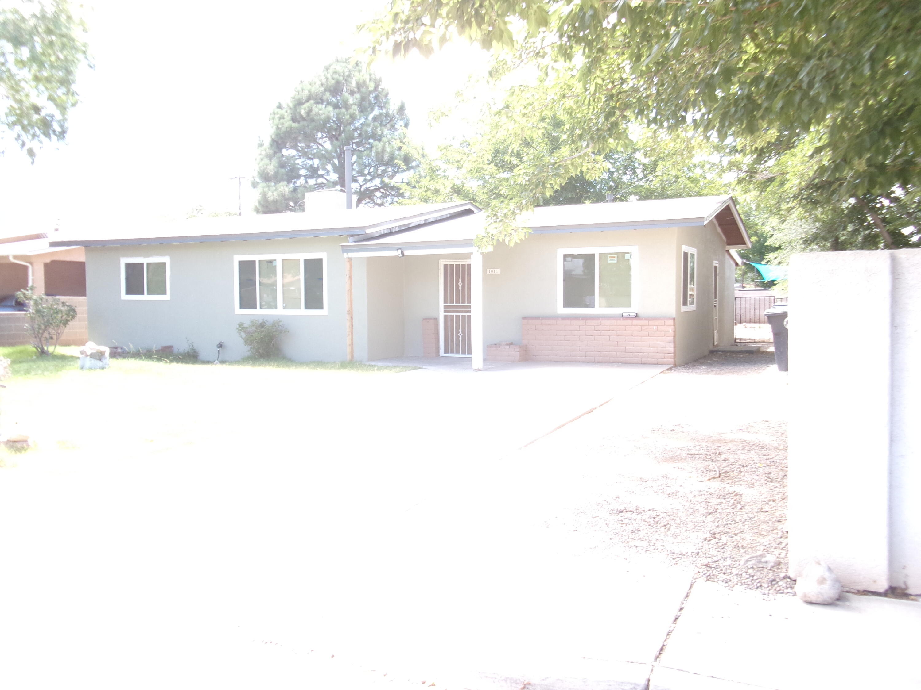Photo 15 — 4011 Broadview Place NW