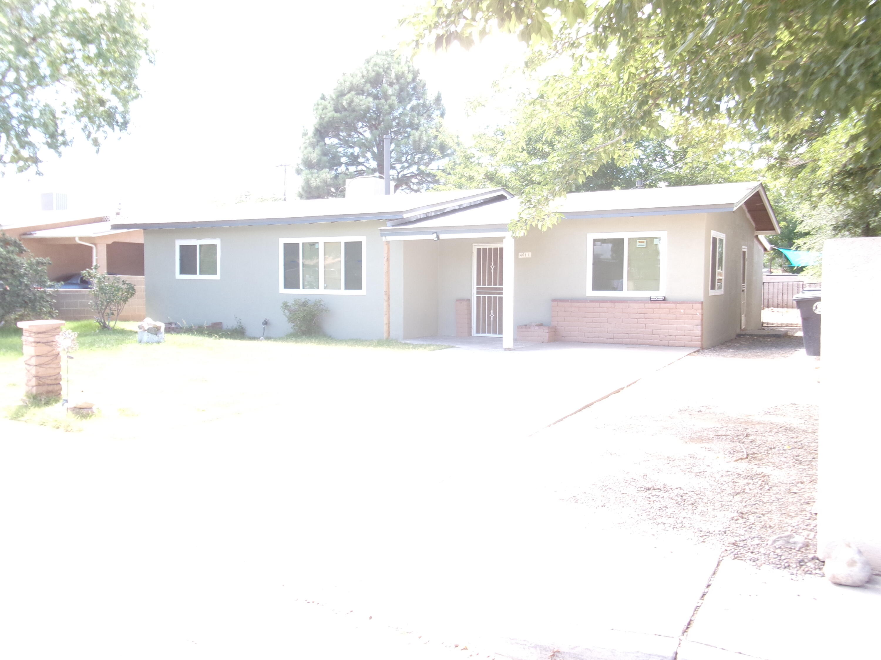 Photo 16 — 4011 Broadview Place NW