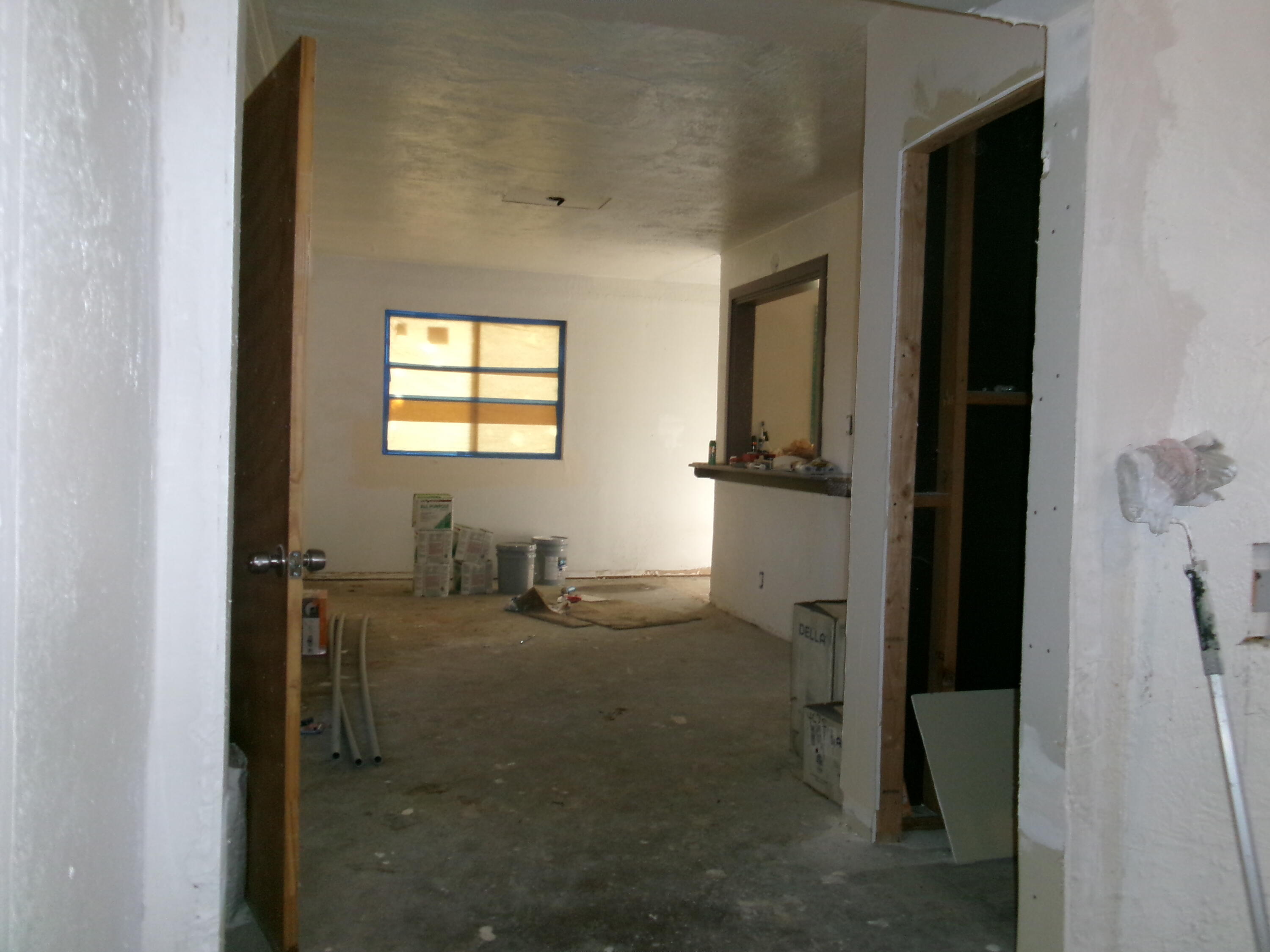 Photo 4 — 4011 Broadview Place NW